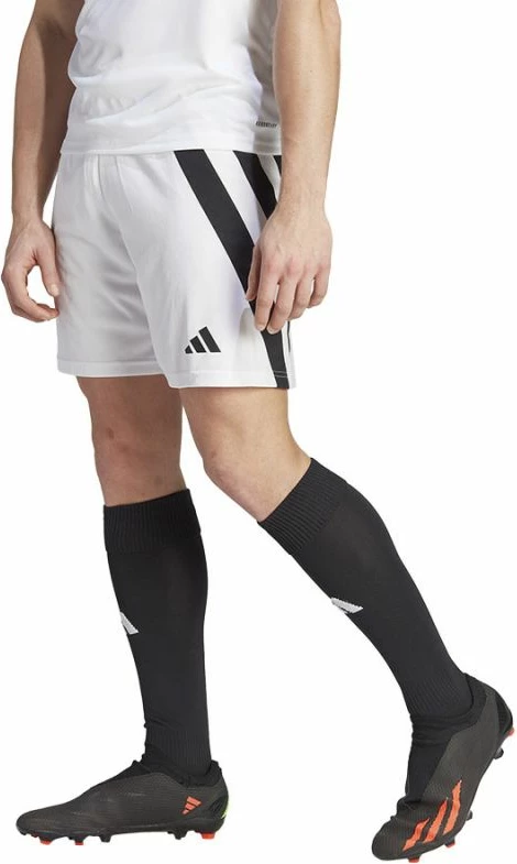 Shorce për meshkuj adidas, të bardha