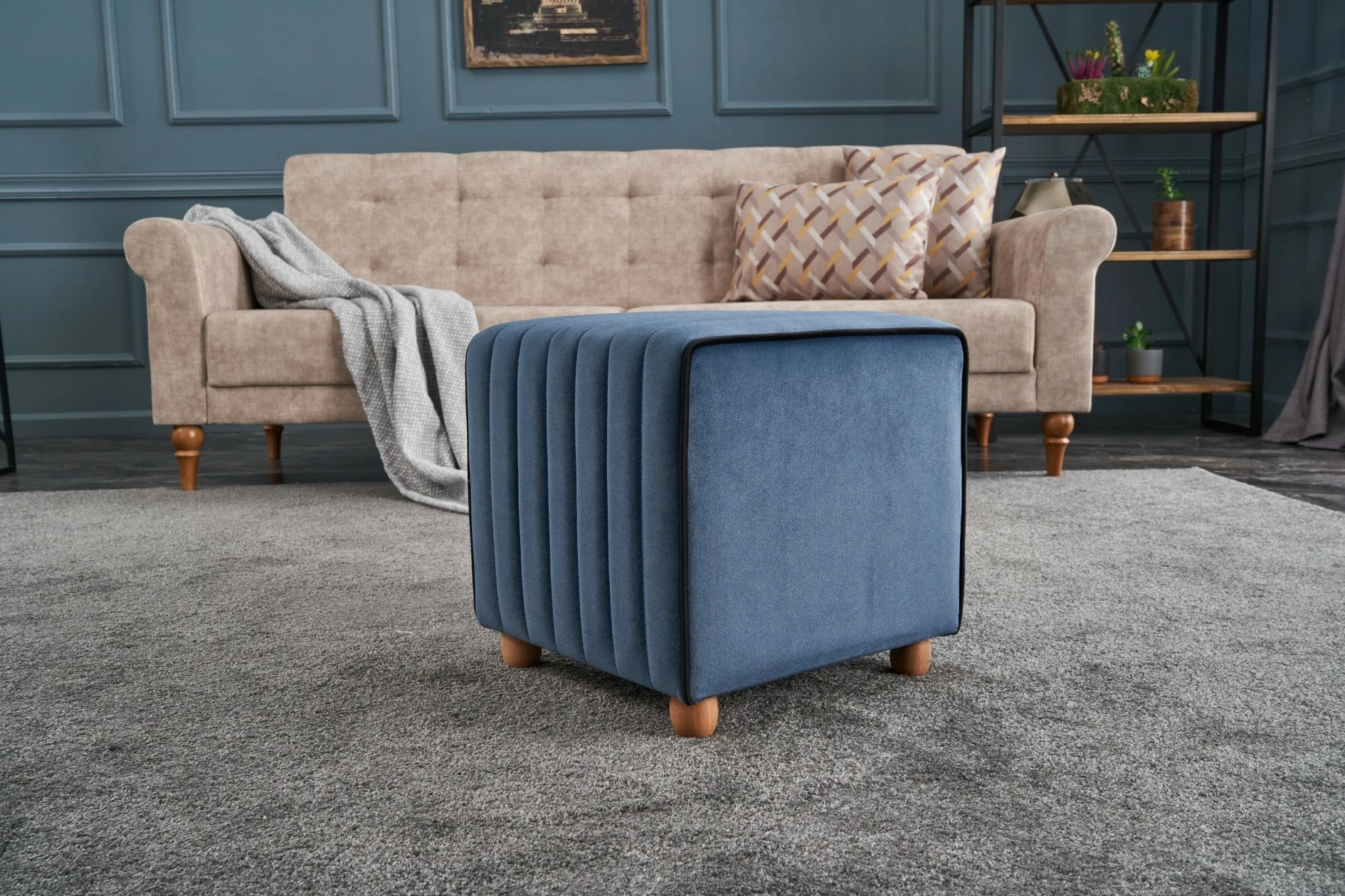 Puf Mona, kadife blu, Atelier del Sofa