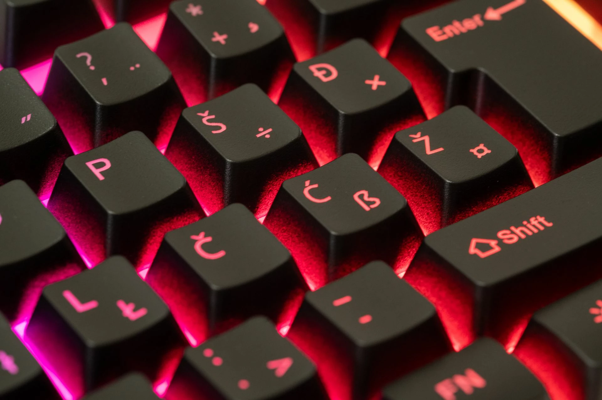Set periferikësh gaming Marvo CM416 4në1, tastierë 104 taste membrane, maus 8000 DPI, kufje over-ear 50 mm, layout SLO/HR, i zi