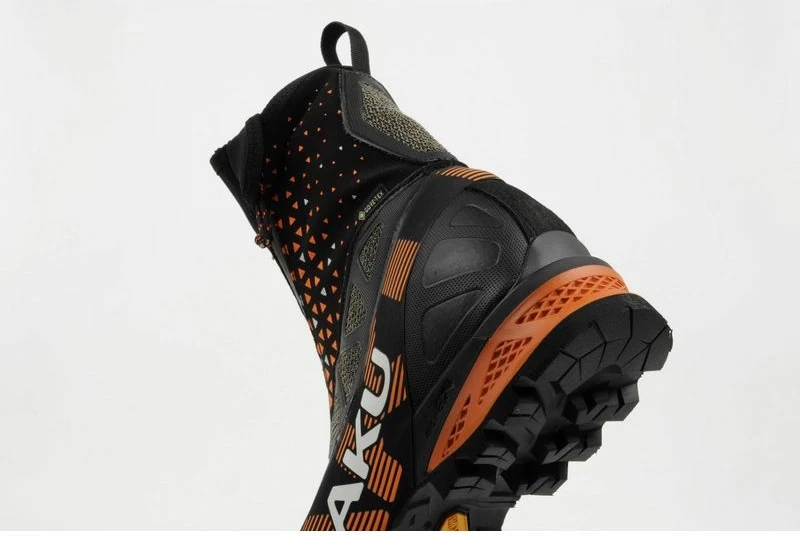 Atlete ngjitjeje për meshkuj Aku, të zeza