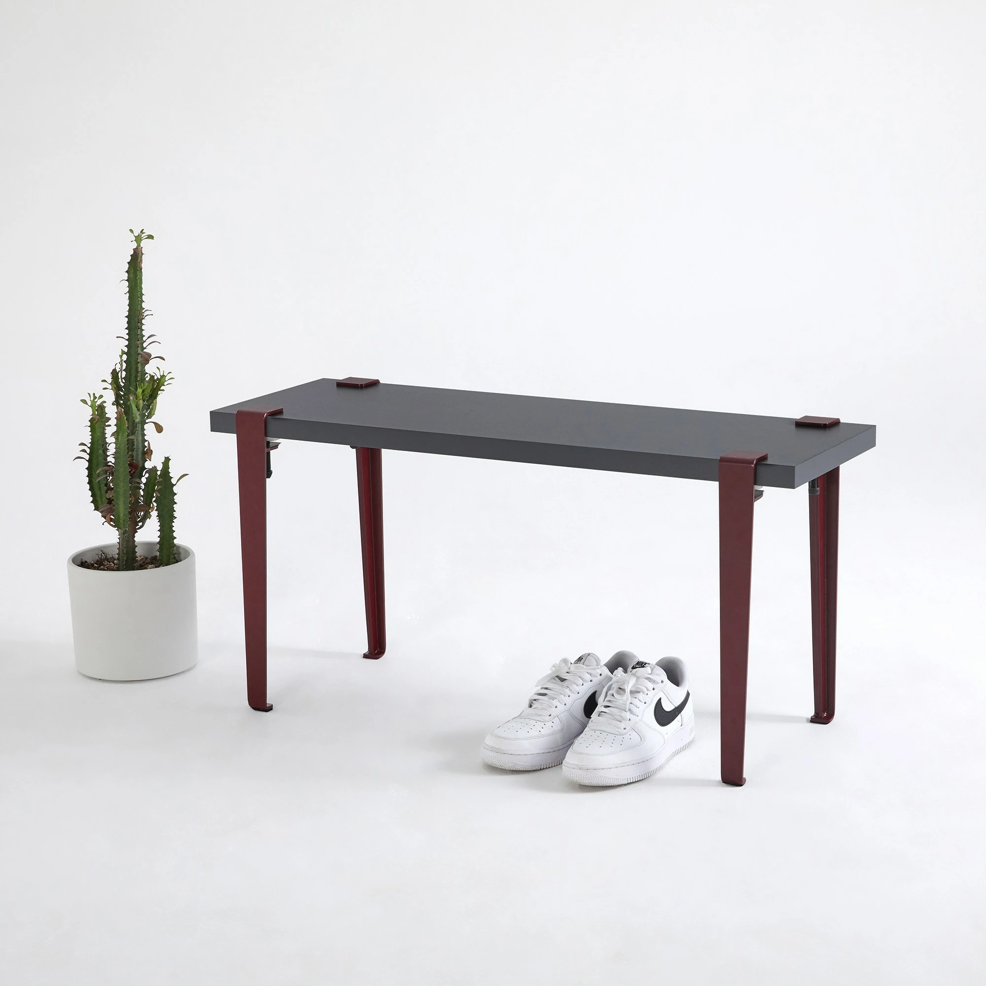 Bankë moderne, ngjyrë antracit dhe e kuqe burgundy, Skye Decor, 90x45x30cm