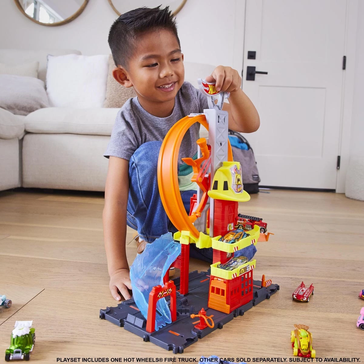 Set lodër për fëmijë Hot Wheels City Super Loop Fire Station Playset