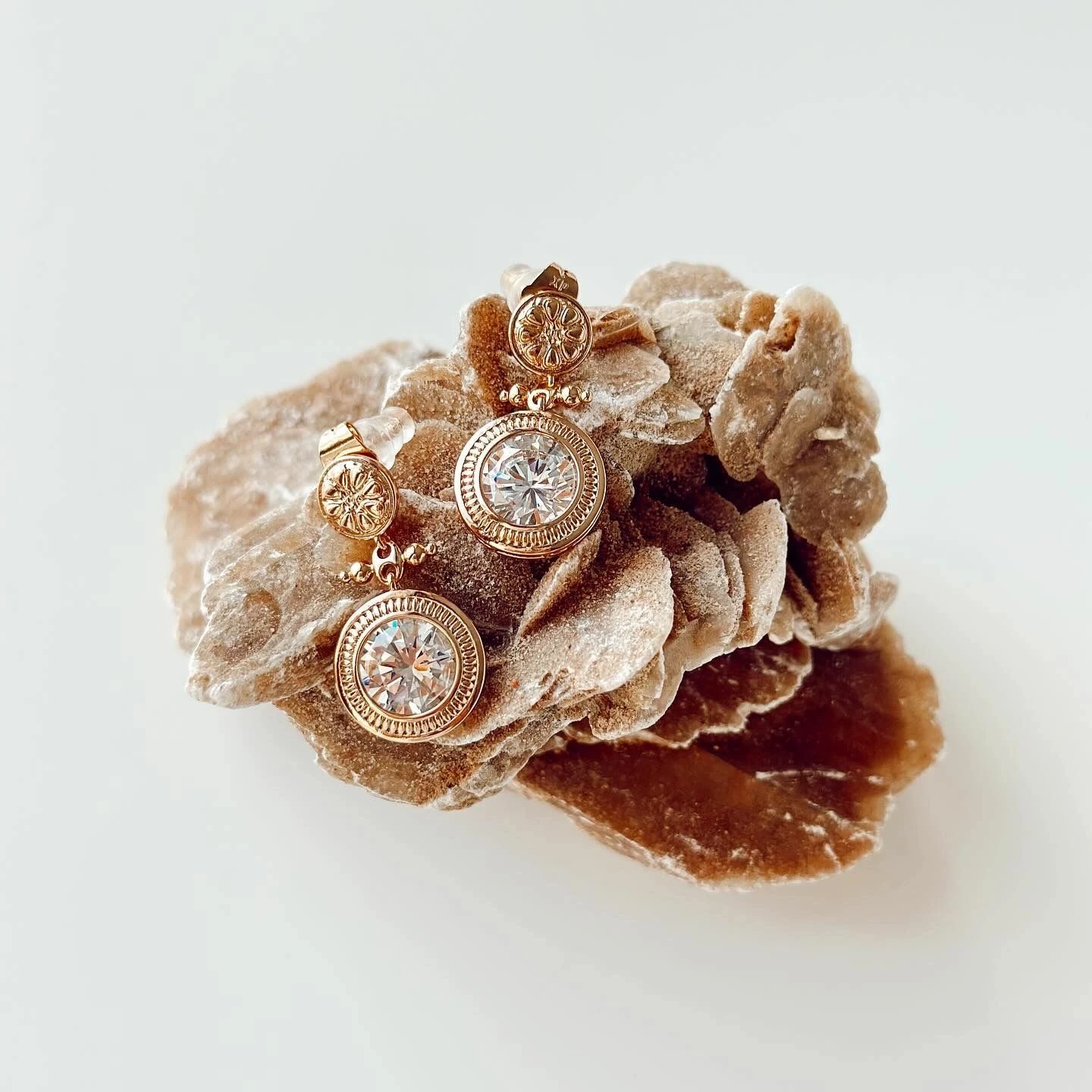 Vathë çeliku ngjyrë ari, Jumeon, Caves Xuping, 2.5cm
