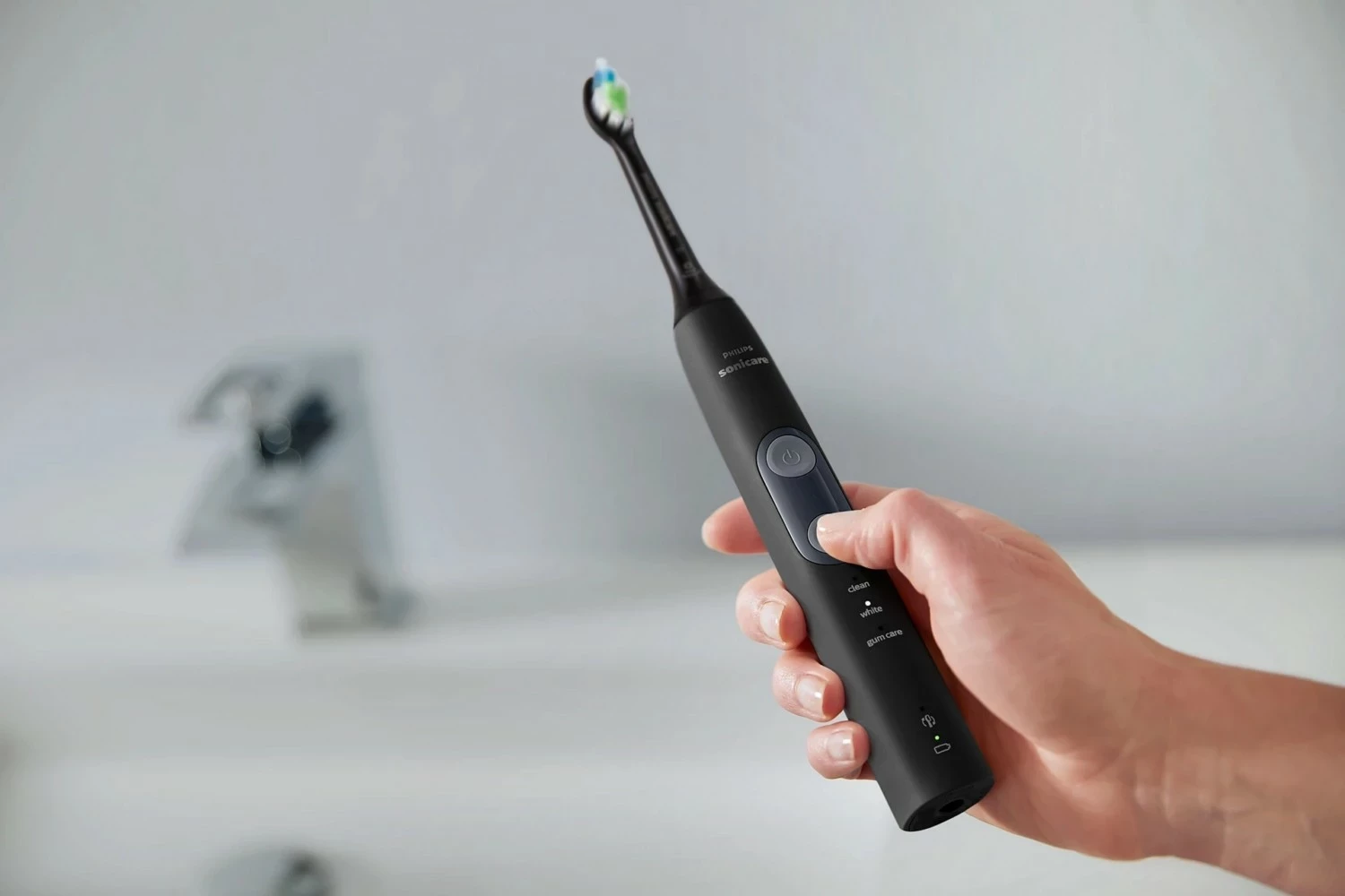 Furçë dhëmbësh sonike Philips Sonicare HX6850/57, 3 mënyra pastrimi, me UV, e zezë