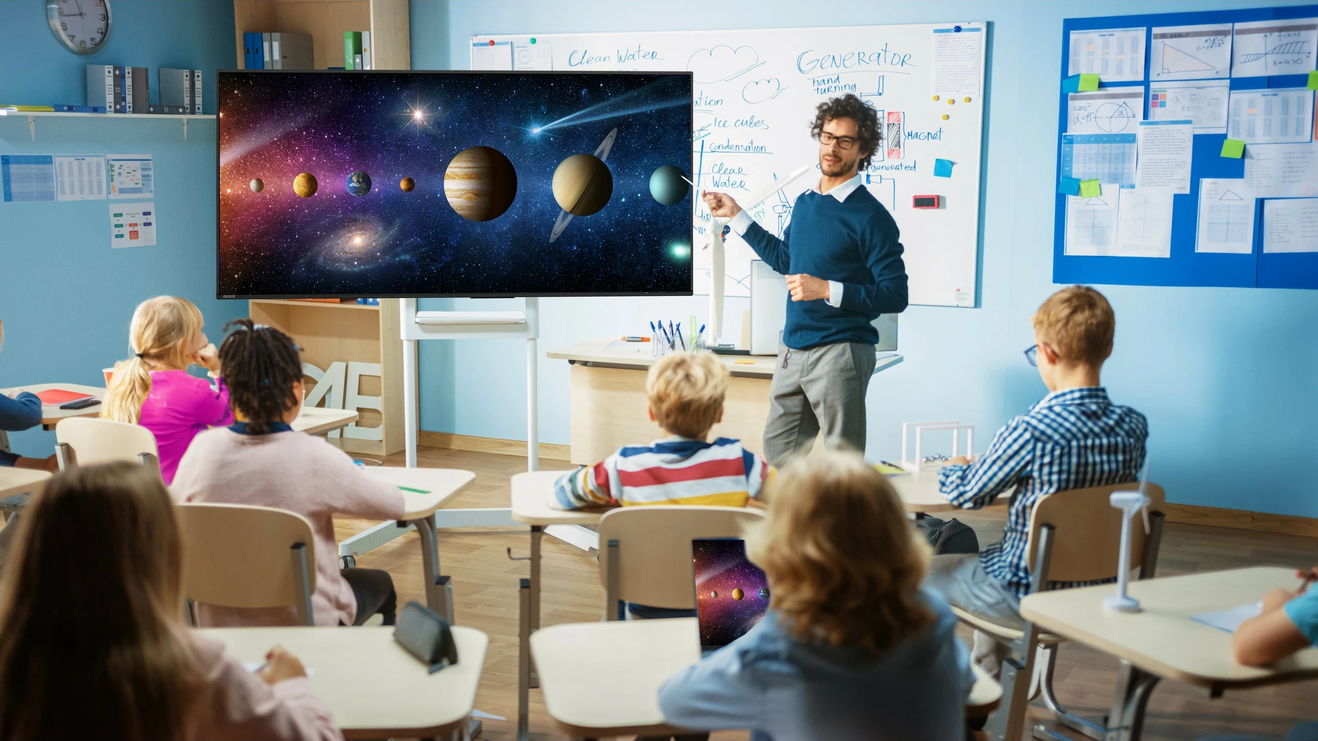 Ekran i madh me prekje AVOCOR E Serie AVE-9200 92 inç, 5K Ultra HD, Wi-Fi, 3 altoparlantë