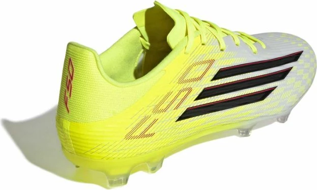 Atlete futbolli adidas, meshkuj [Madhësia: 41 1/3]