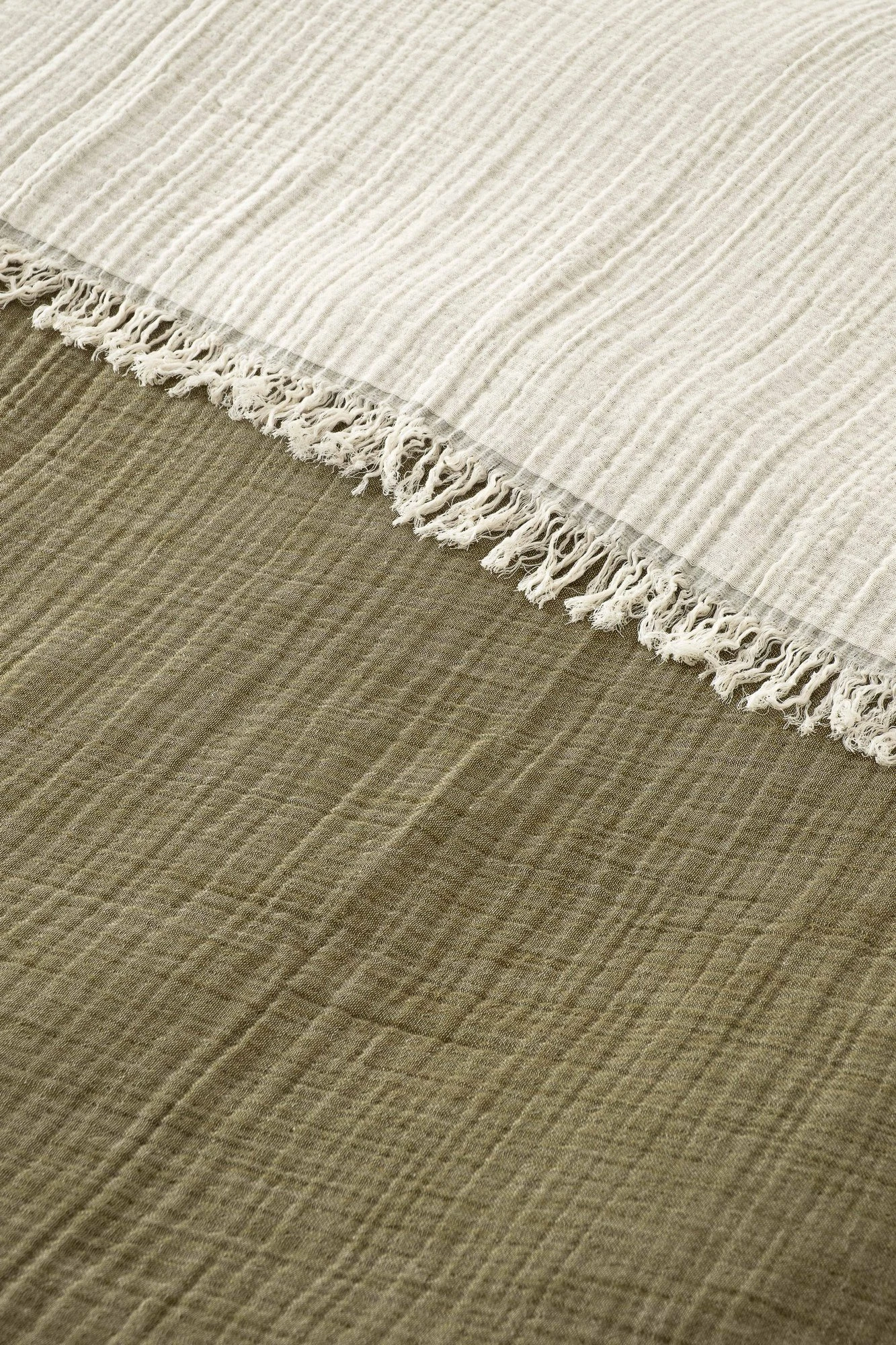 Mbulesë dyshe për shtrat, muslin, ngjyrë jeshile e zbehtë, 170x250cm