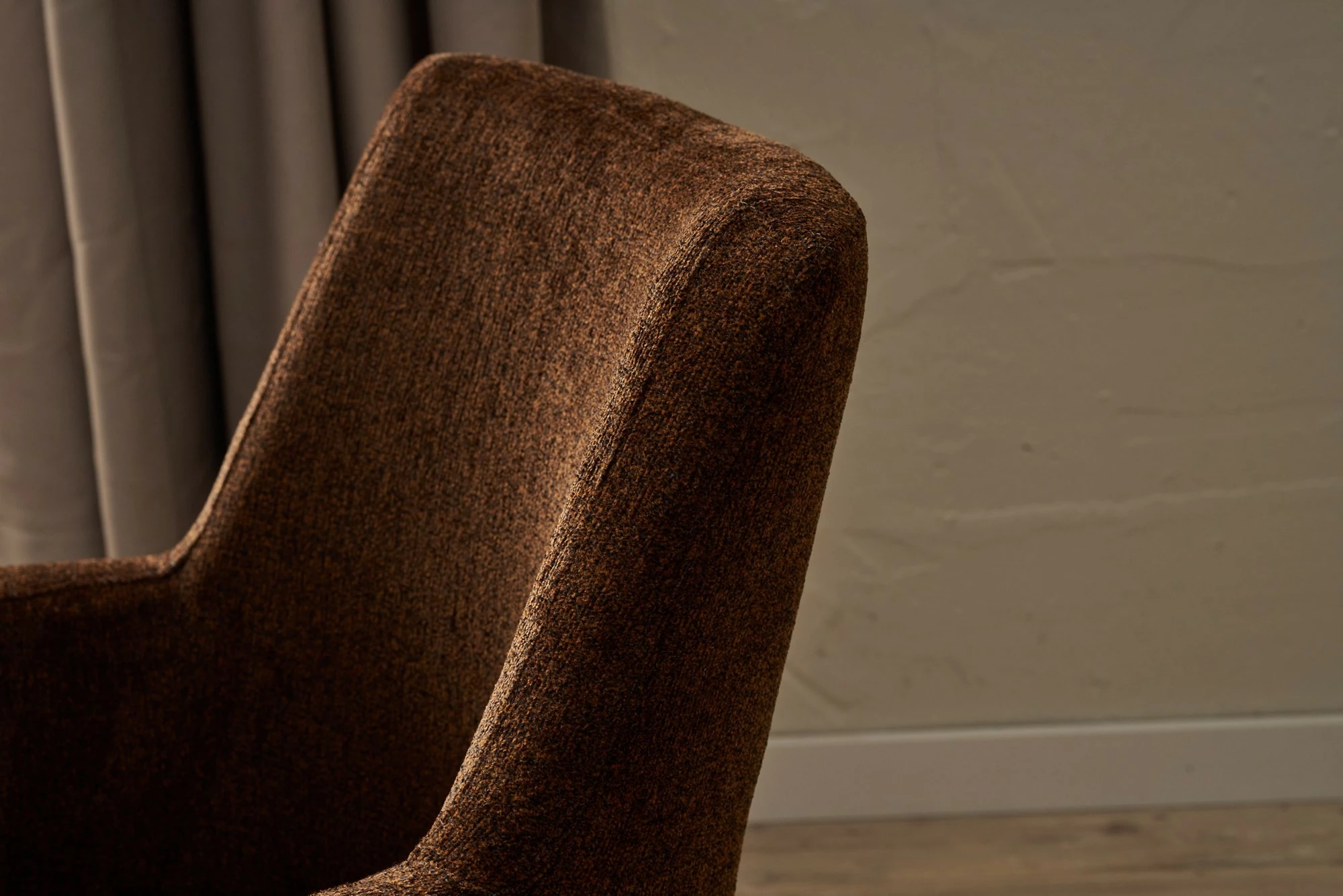 Karrige wing Gonca, kafe, Atelier del Sofa