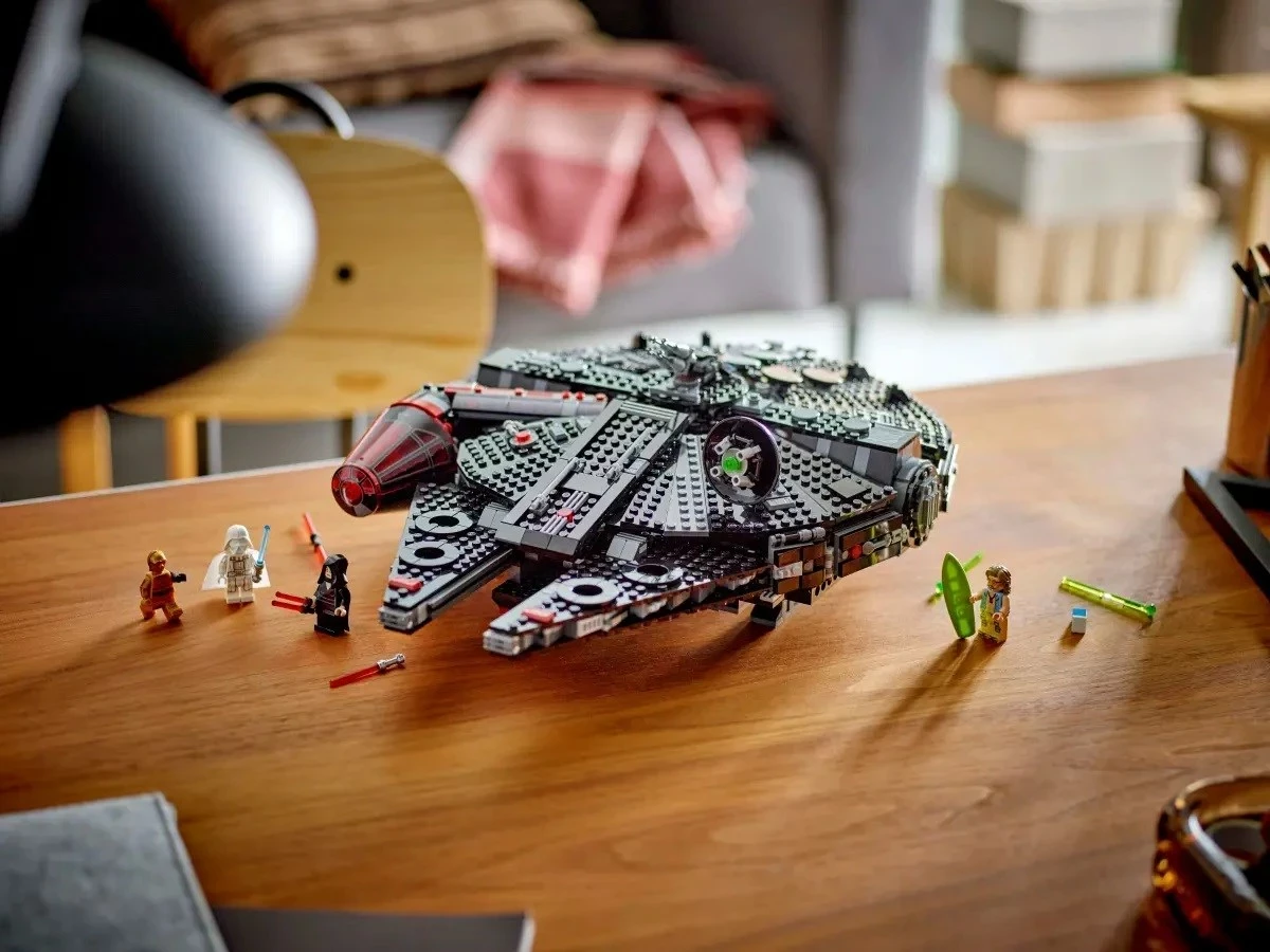 Set LEGO Star Wars 75389 The Dark Falcon, 6 minifigura