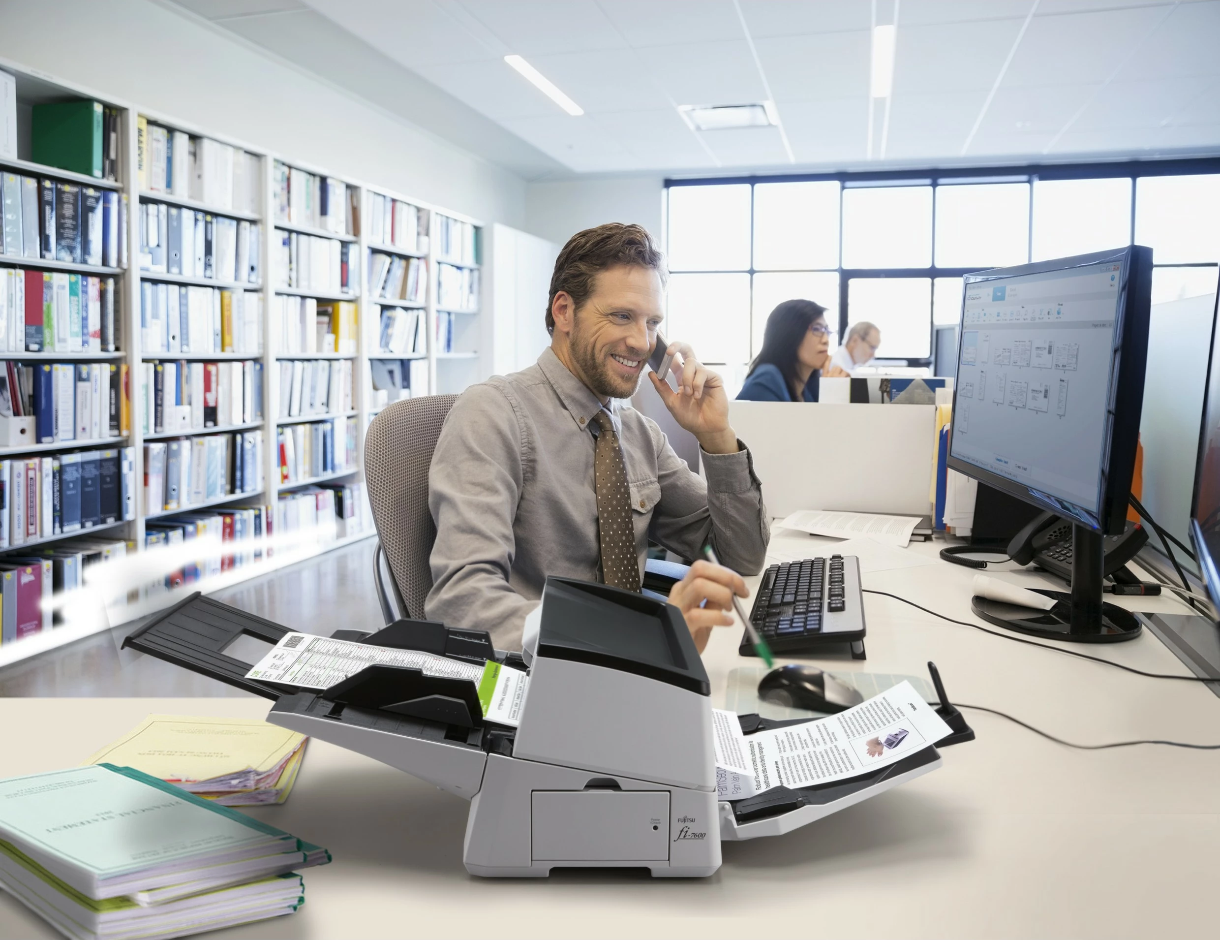 Skaner dokumentesh Ricoh fi-7600, ADF 300 fletë, ngjyrë bardhë/zezë