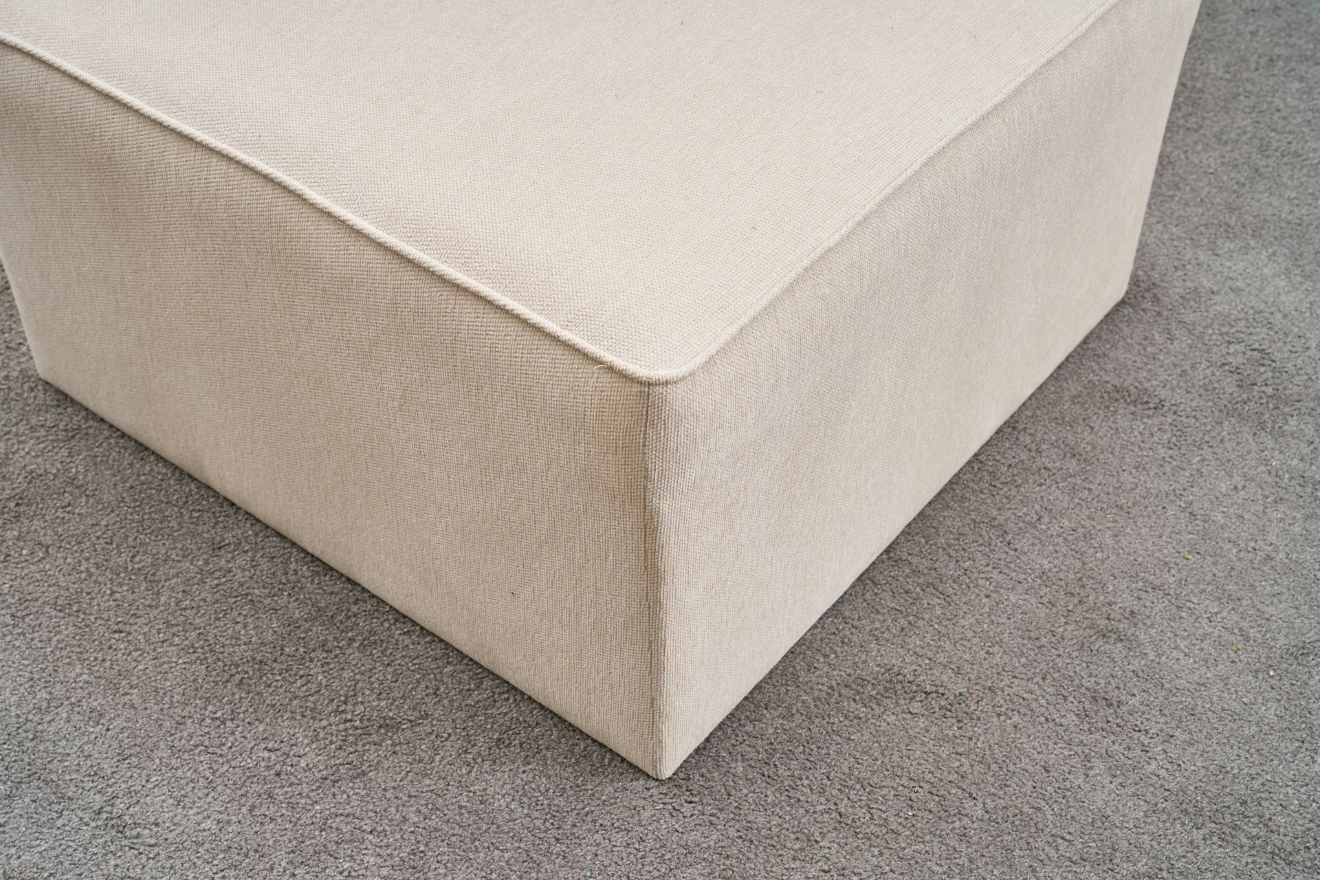Puf Atelier del Sofa, krem, Kozan