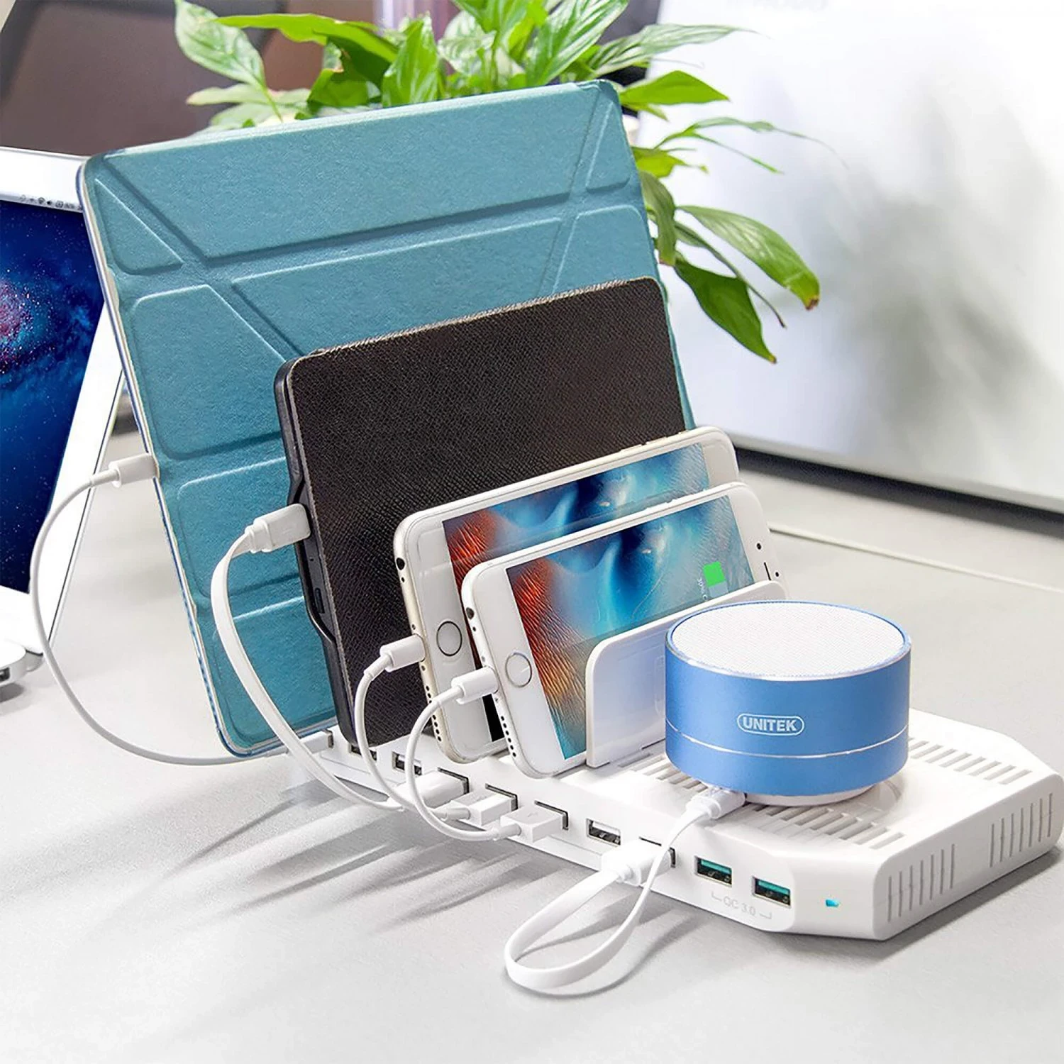 Stacioni i Ngarkimit Unitek, me 10 porta USB, i bardhë