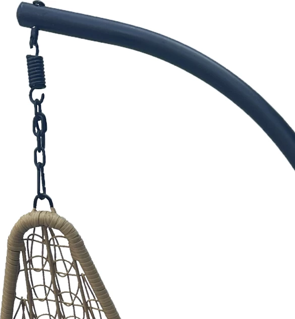 Karrige lëkundëse varëse Soleil, metal i zi, ratan natyral, jastëk i zi, 120x95x195cm