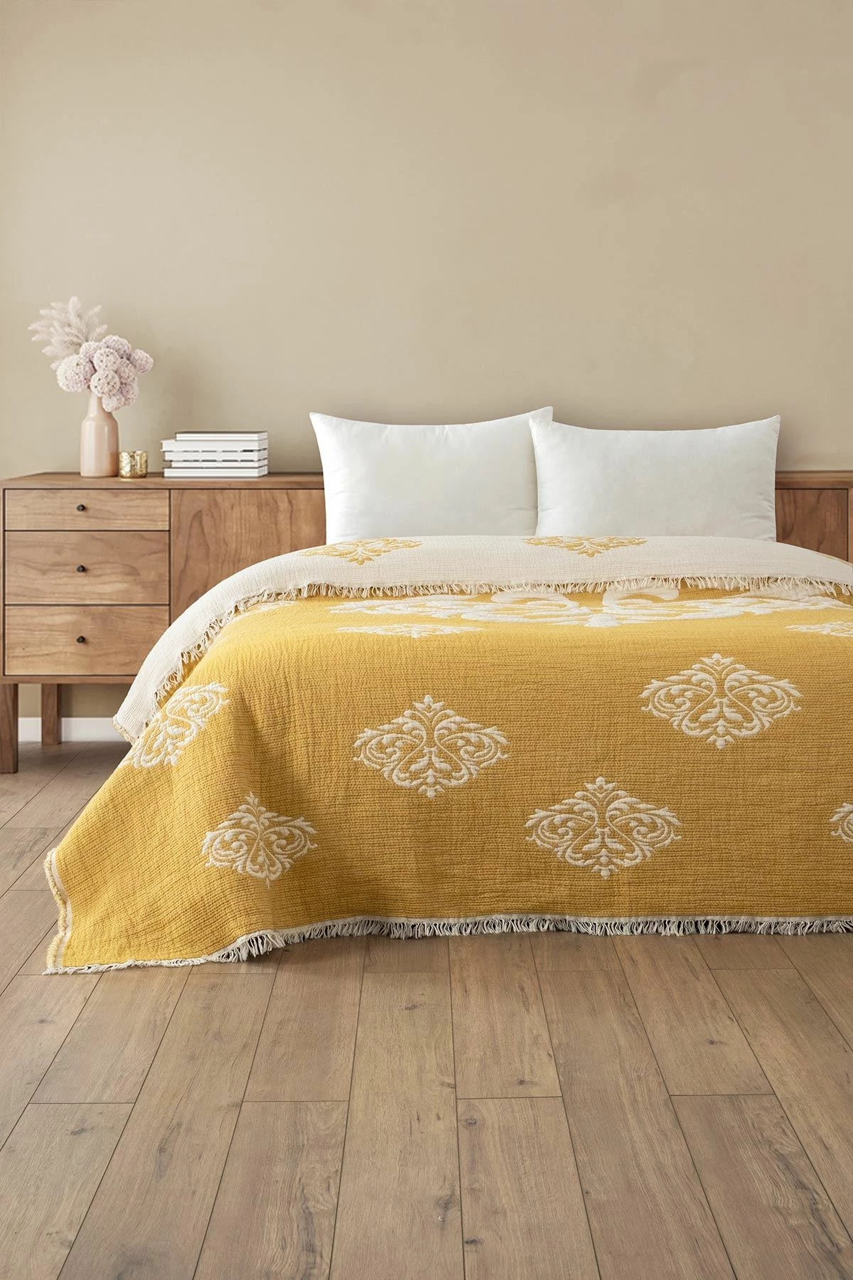 Jorgan King Barok, ngjyrë mustard, L'Essentiel Linge de Maison, 220x240cm