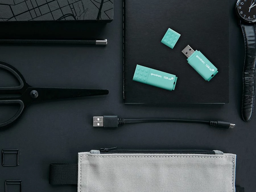 USB memorje GoodRam UME3 CARE 64 GB, USB 3.2 Gen 1, antibakteriale, mint