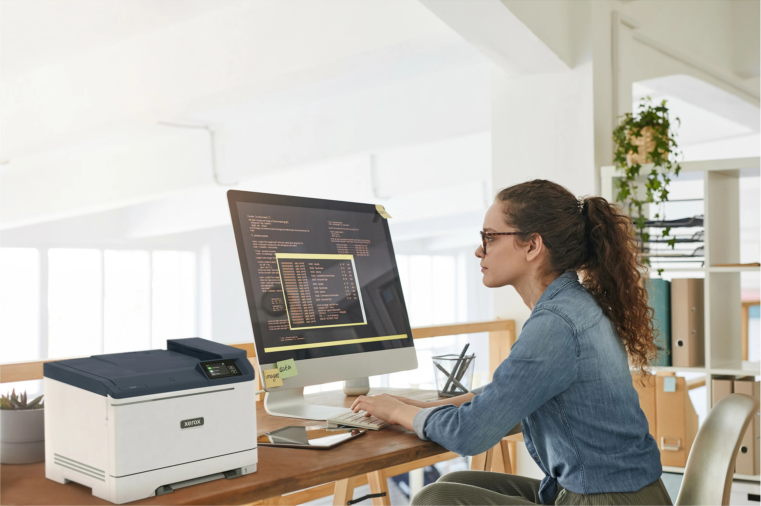 Printer lazer me ngjyra Xerox C320 DNI, A4, Duplex, Wi‑Fi, Ethernet, 33 ppm, bardhë/gri