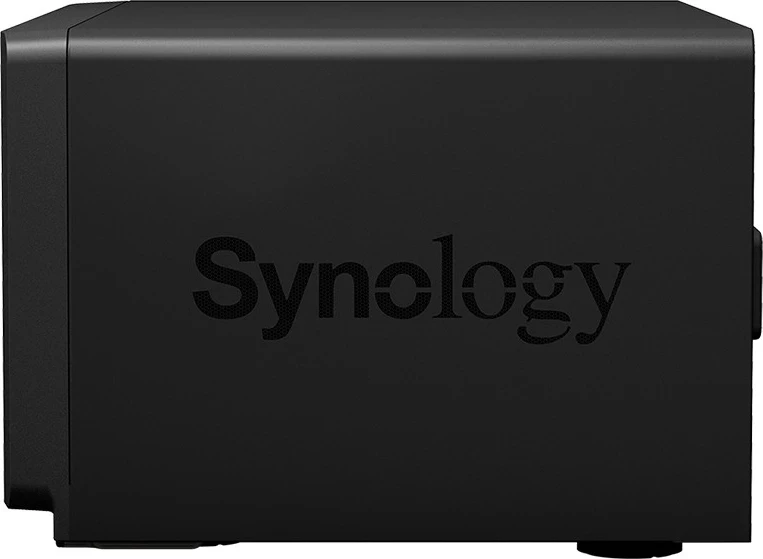 NAS Synology DS1821+, 4GB RAM, AMD Ryzen V1500B, 10 disqe