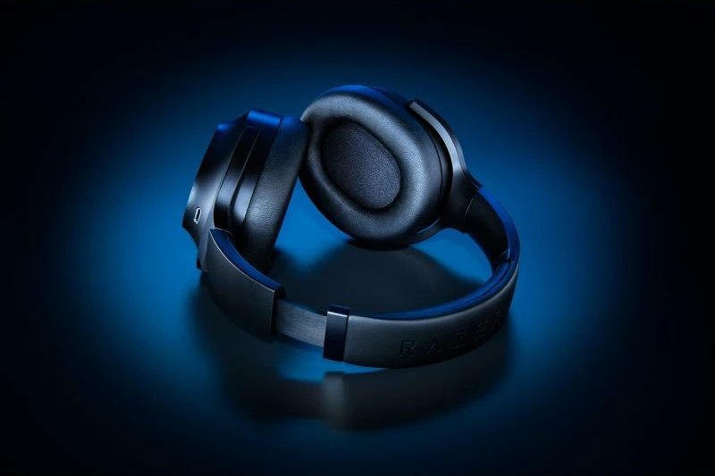 Kufje gaming Razer Barracuda Pro RZ04-03780100-R3M1, wireless 2.4 GHz & Bluetooth, ANC hibride, THX AAA, mikrofona beamforming, të zeza