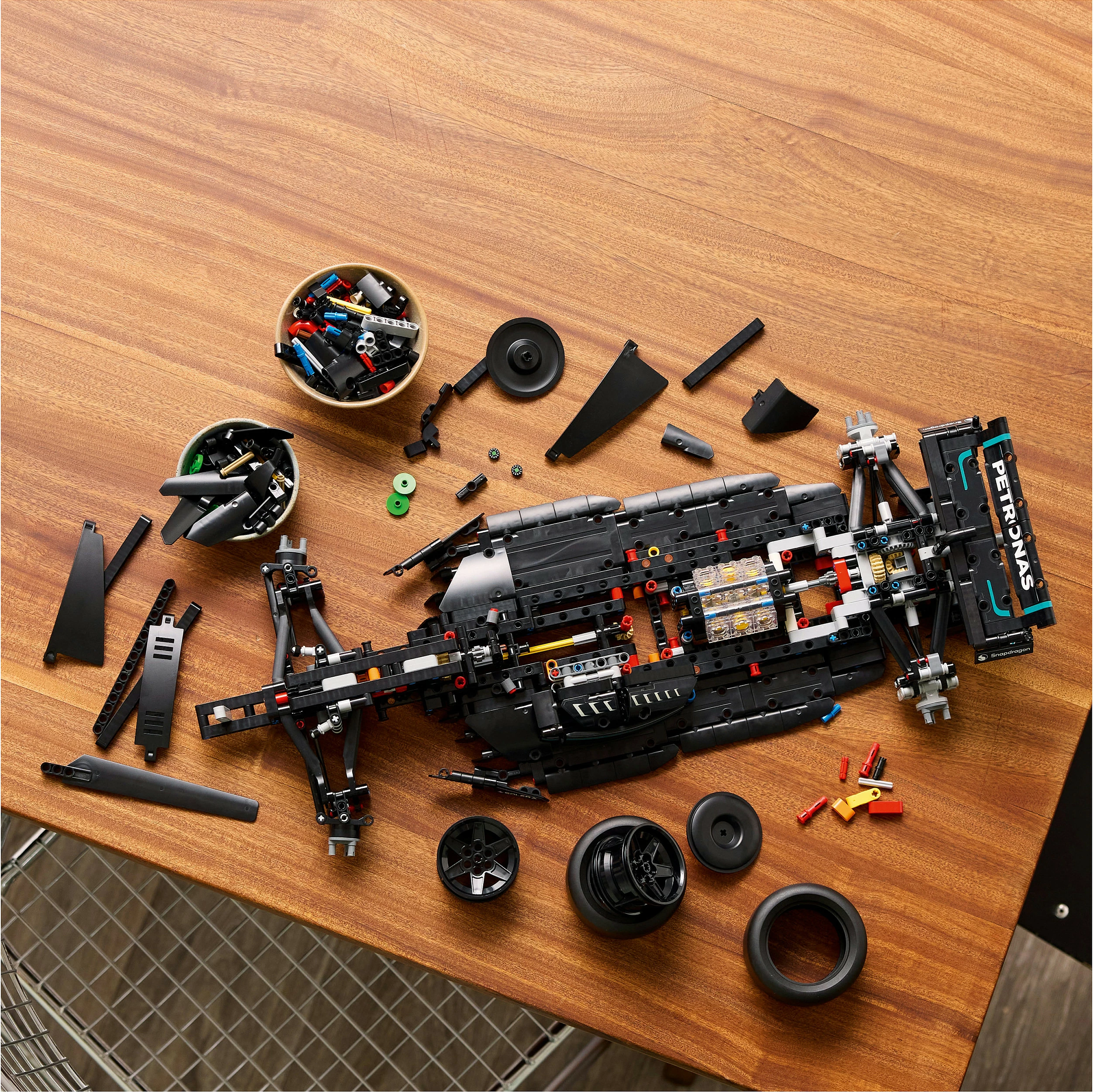 Set ndërtimi LEGO Mercedes-AMG F1 W14 E Performance, 1642 pjesë