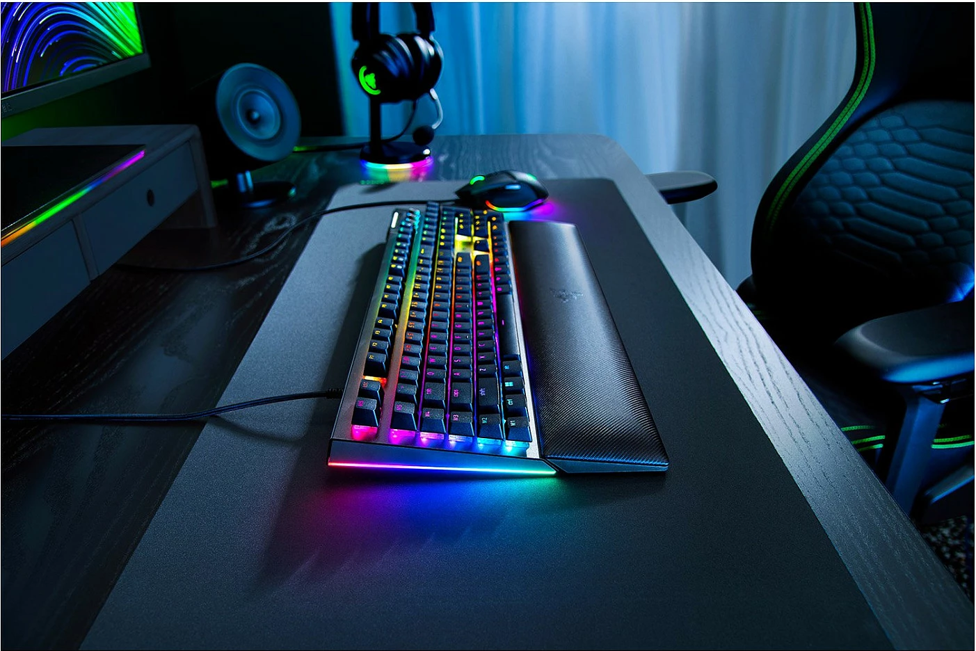 Tastierë gaming Razer BlackWidow V4, mekanike Razer Yellow, USB-C, QWERTZ (DE), RGB, full-size, e zezë
