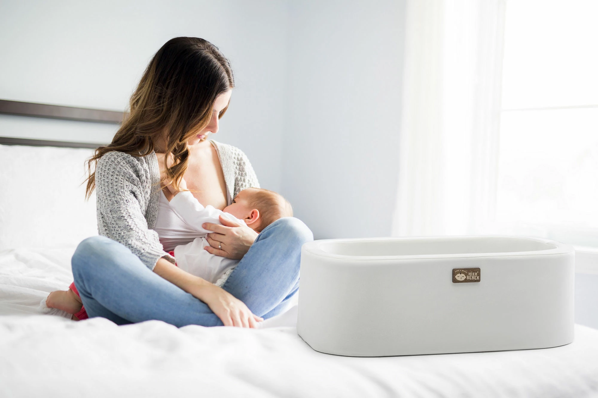 Djep Hanah Home, Hier, i bardhë dhe arre