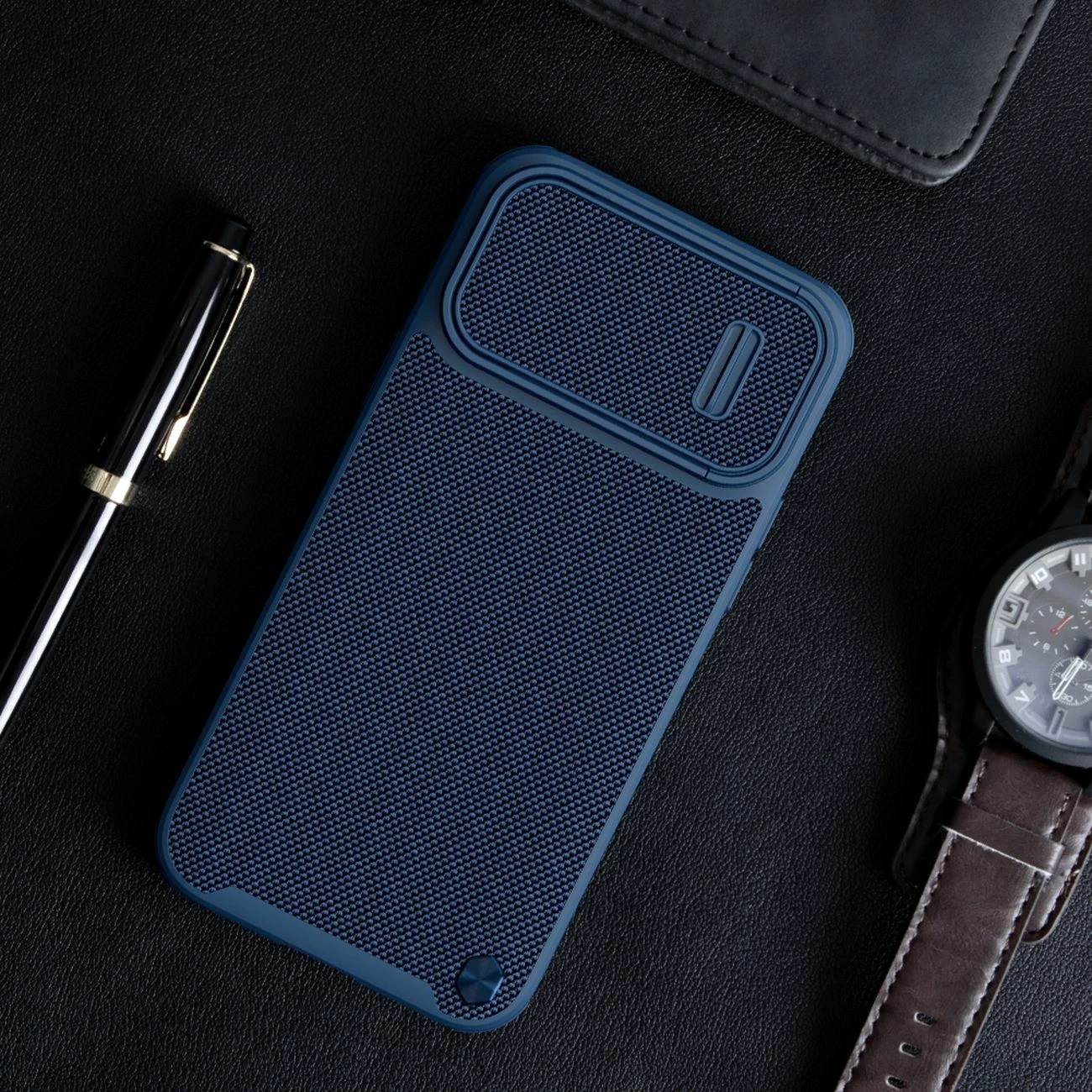 Mbështjellës Nillkin Textured S Case për iPhone 14 Pro Max, me kapak kamere, e zezë