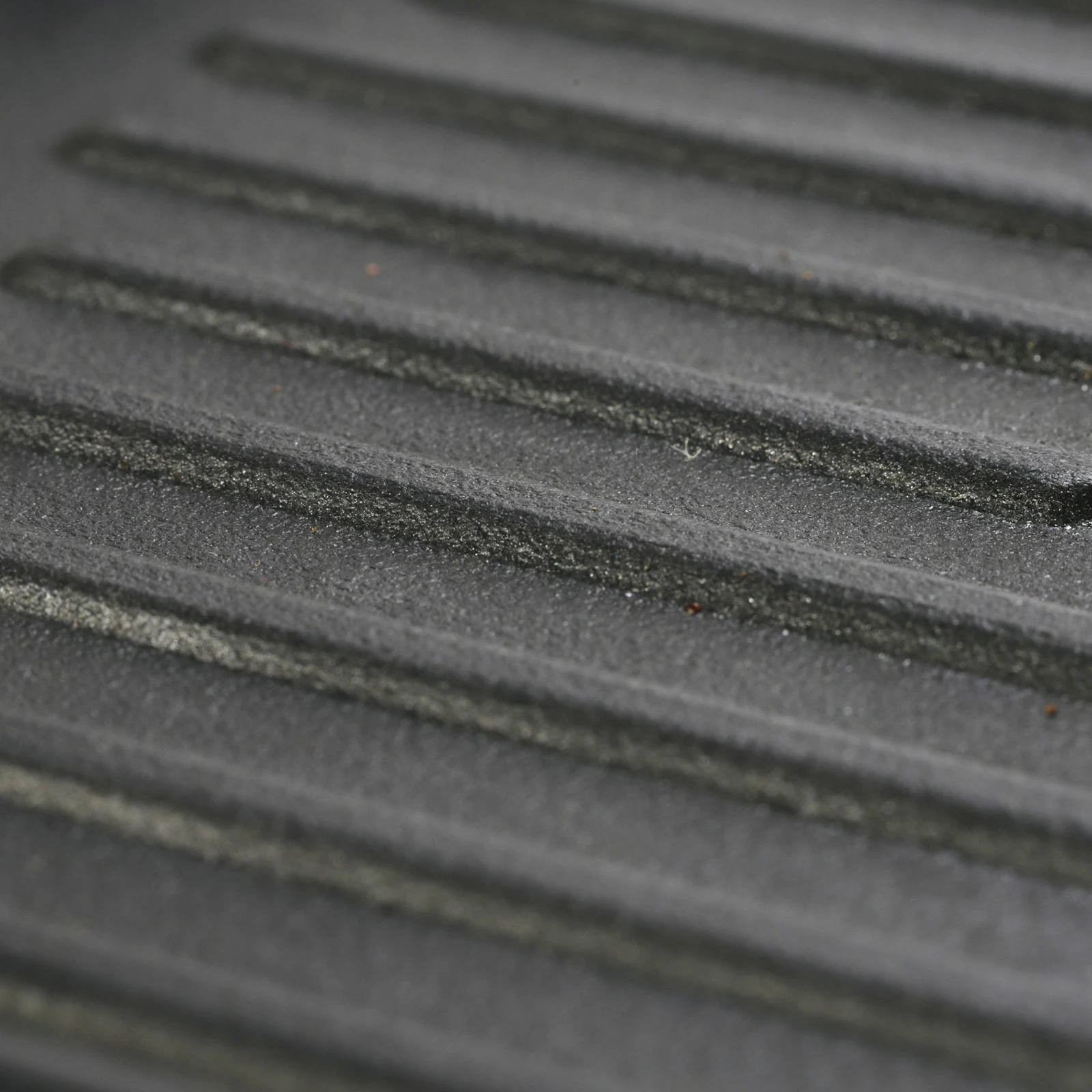 Grilë gize Meva UGP22002 për sobë kampingu me gaz, me hapje për djegës