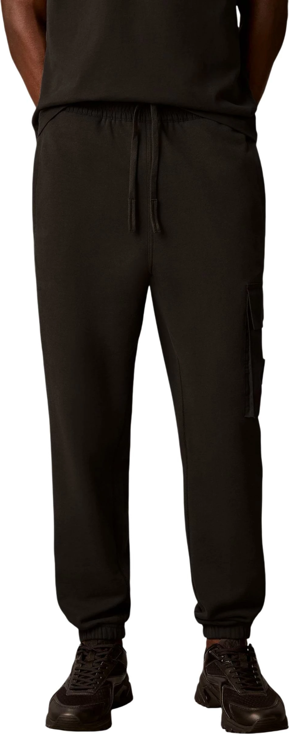 Pantallona sportive Calvin Klein Jeans LV04RJ204G për meshkuj, antracit [Madhësia: L]