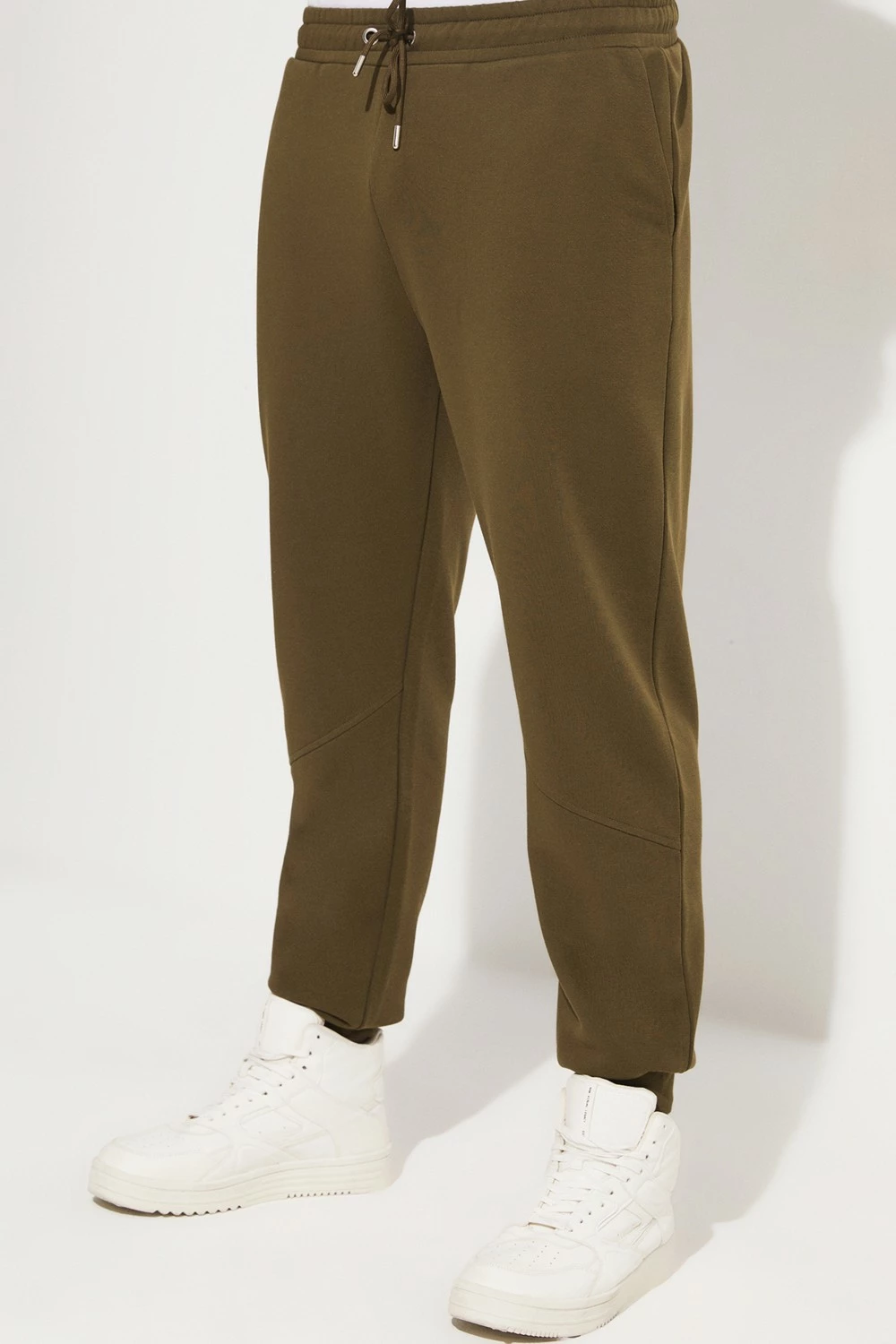 Trenerka të poshtme për meshkuj June