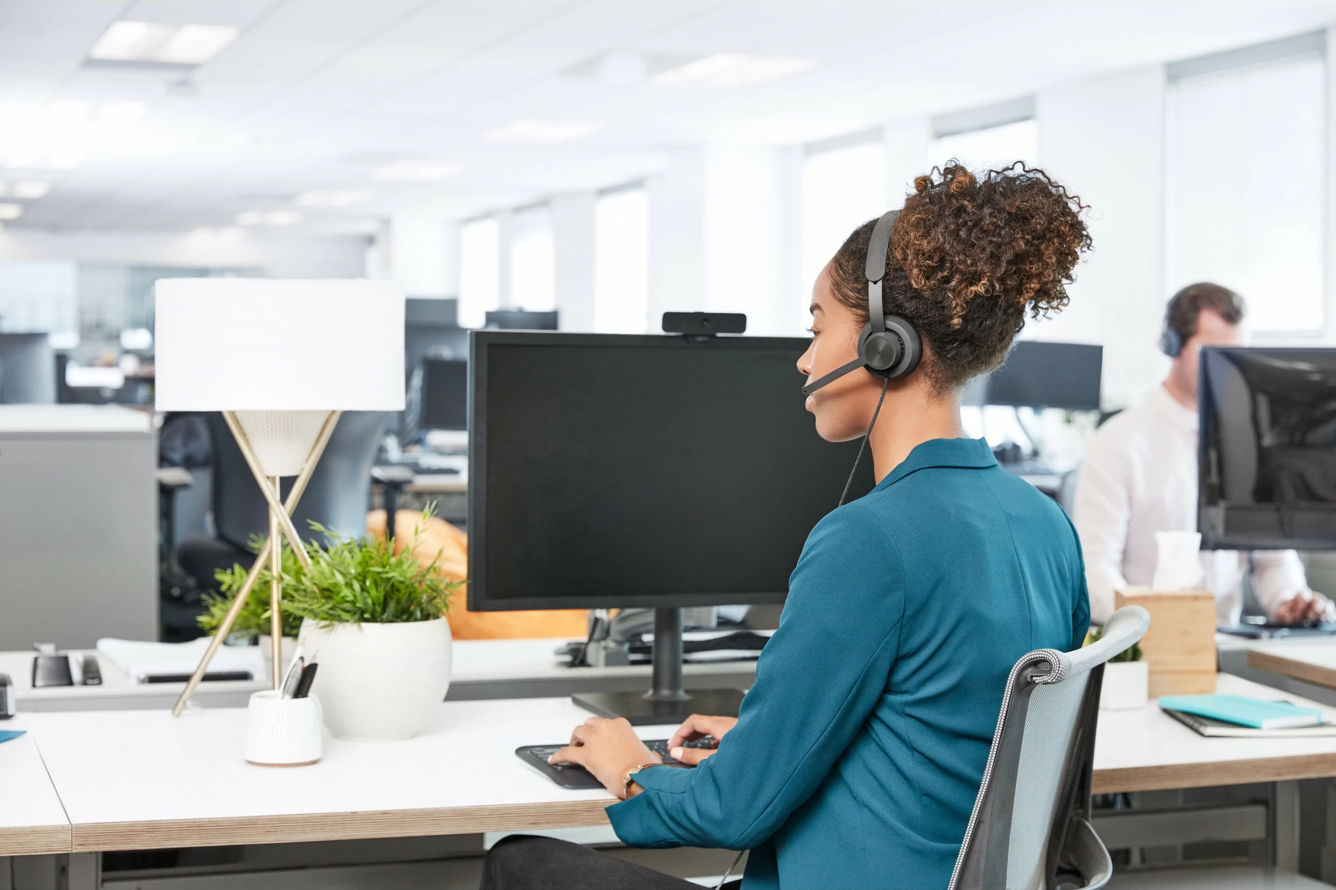 Kufje Logitech Zone Wired UC, me kabllo, për thirrje/muzikë, 211 g, grafit