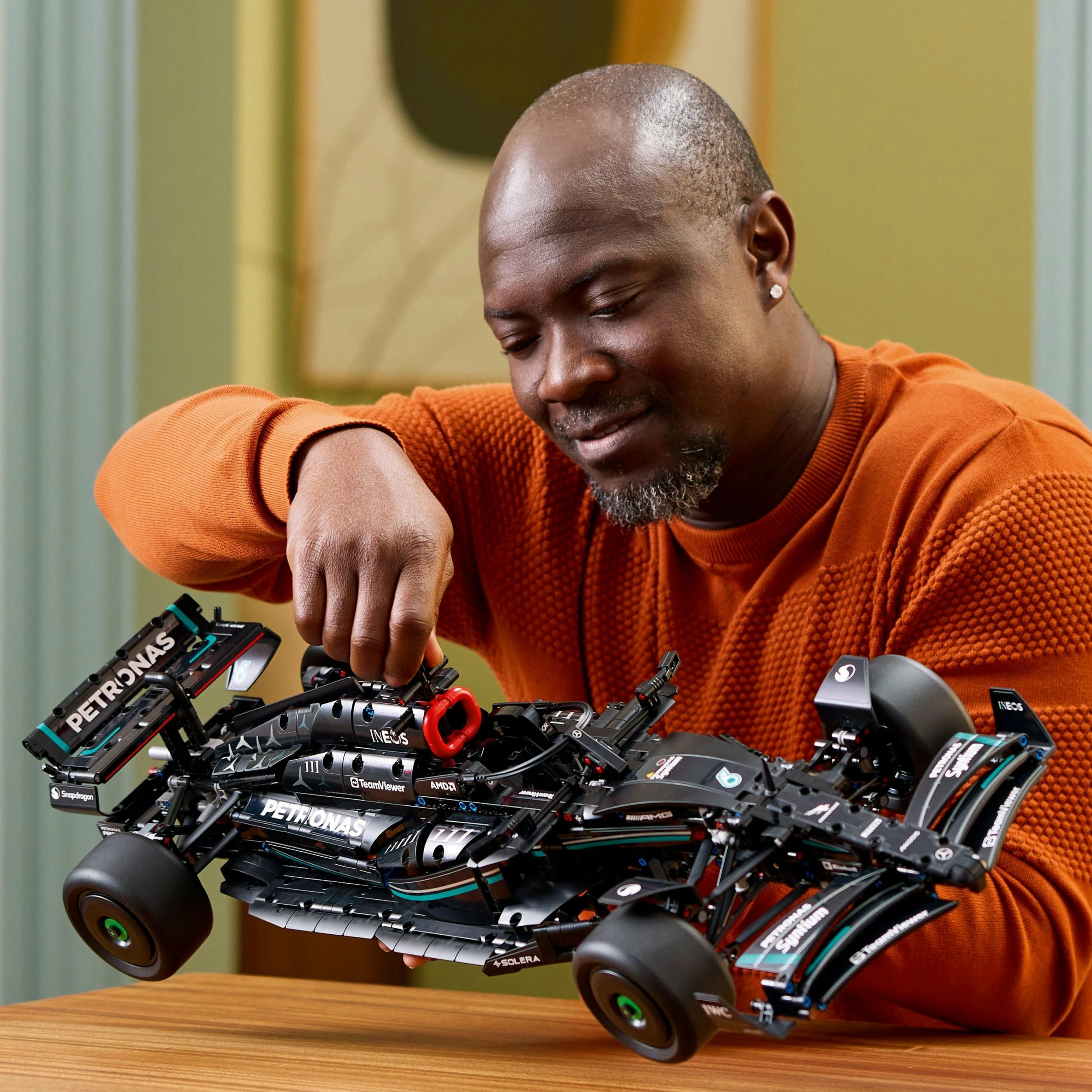 Set LEGO Technic Mercedes-AMG F1 W14 E Performance 42171, 1:8, 1642 copë, zi/jeshile, set