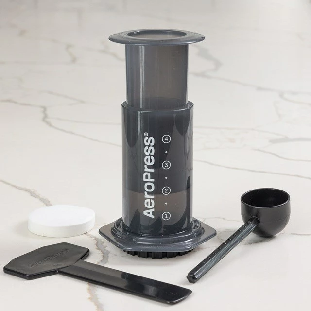 Aparat kafeje manual AeroPress 85R11, teknopolimer, i zi
