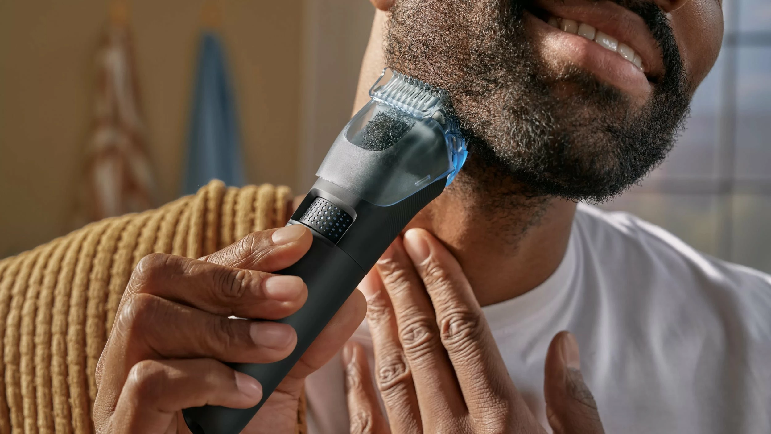 Trymer mjekre Philips Beardtrimmer 5000 BT5780/15, 20 nivele 0.4–20 mm, 100 min, karikim 60 min, i zi, set me 2 krehra + bazë karikimi + çantë