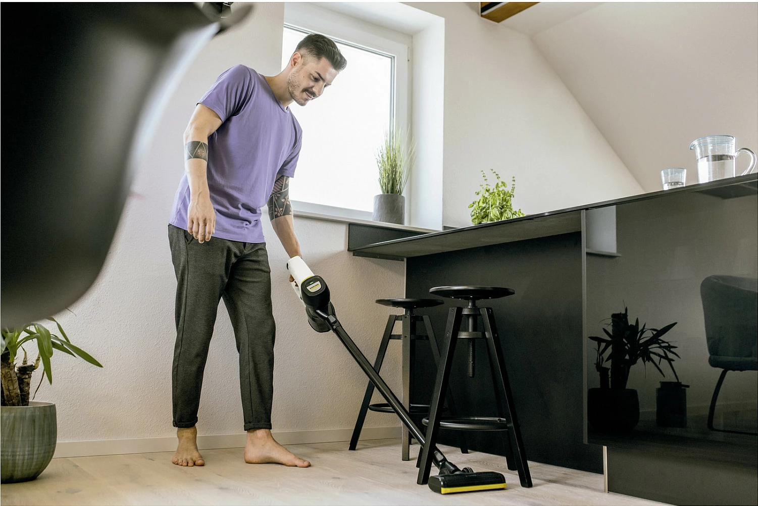 Fshesë me korrent pa kabllo Kärcher VC 4 Cordless myHome, 2-në-1, HEPA, 60 min, e zezë/verdhe