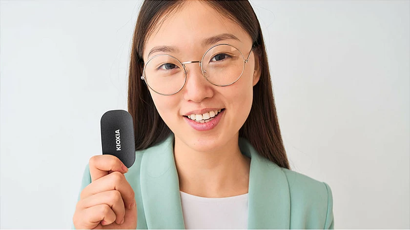 SSD i jashtëm Kioxia Exceria Plus G2, 1TB, USB-C 3.2 Gen 2, 1050/1000MB/s, i zi