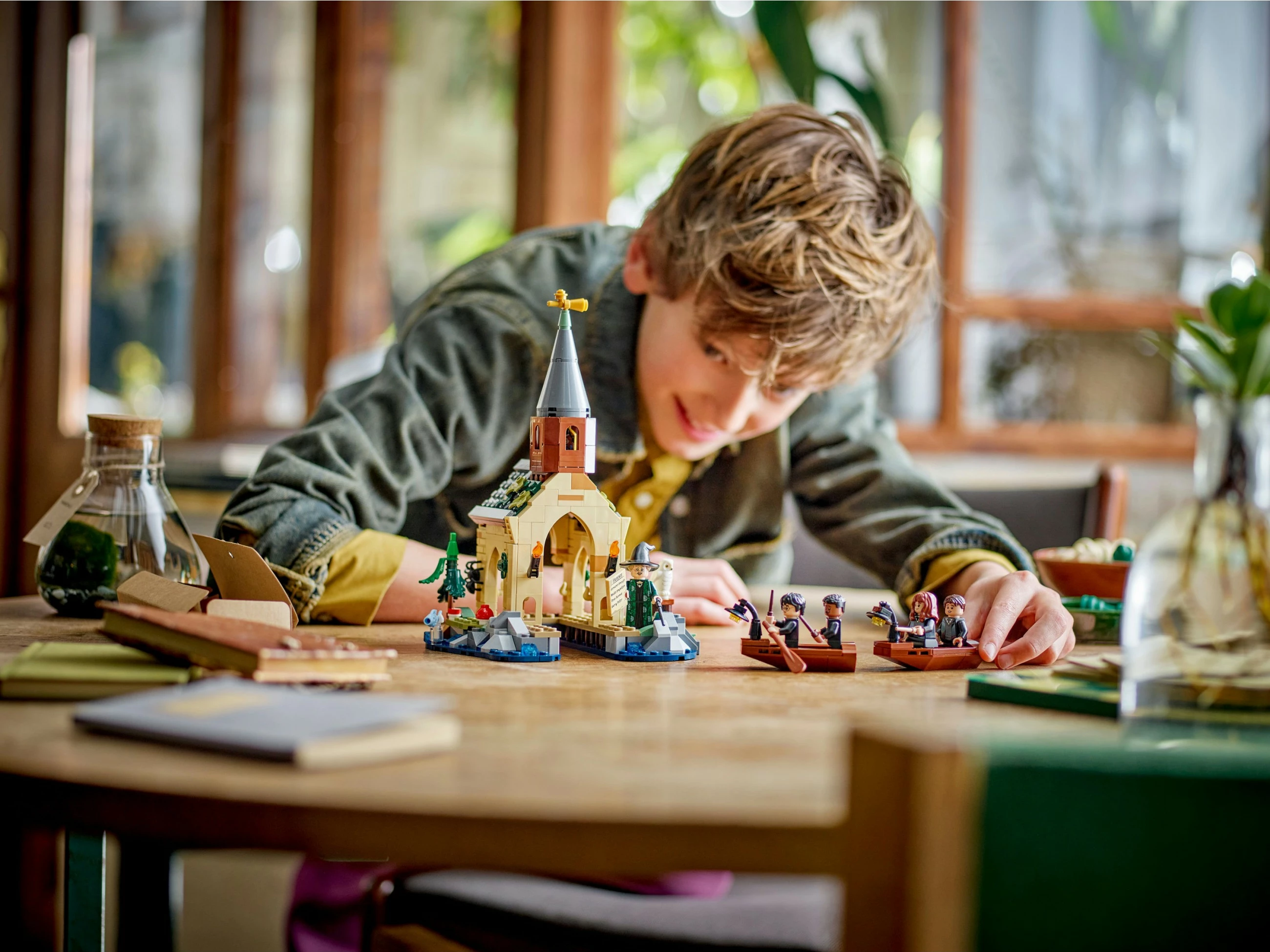 Set ndërtimi LEGO Harry Potter Hogwarts Castle Boathouse 350 pjesë, multingjyrësh