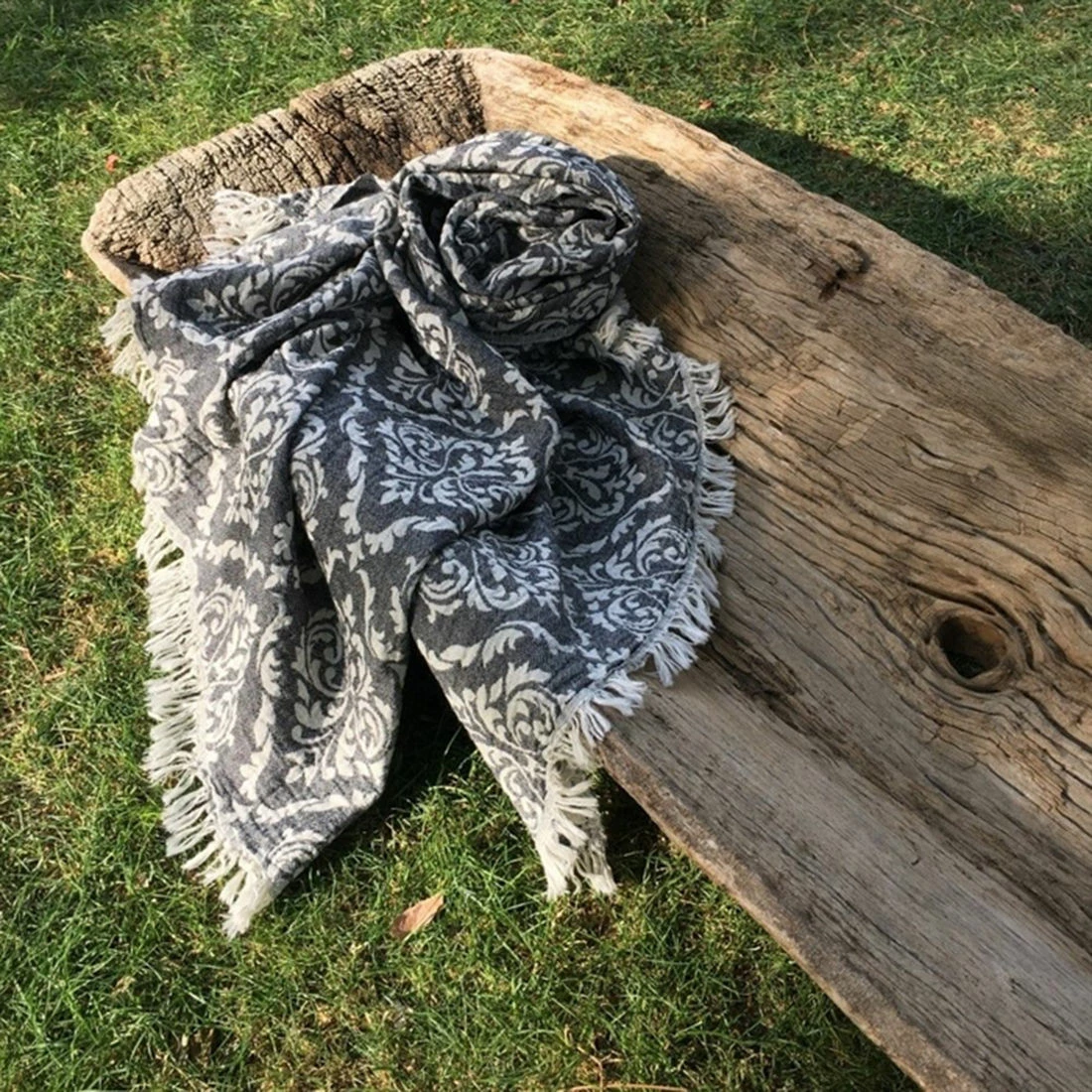 Peshqir plazhi Fouta, model Barok, ngjyrë e zezë, Mijölnir, 90x170cm
