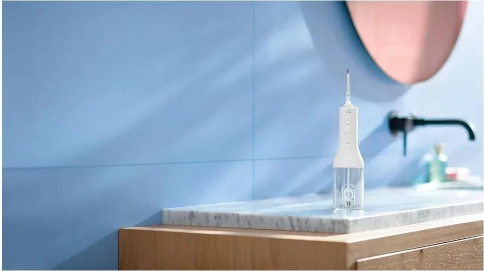 Irrigator oral Philips Sonicare HX3826/31 me bateri, me qese udhëtimi, i bardhë