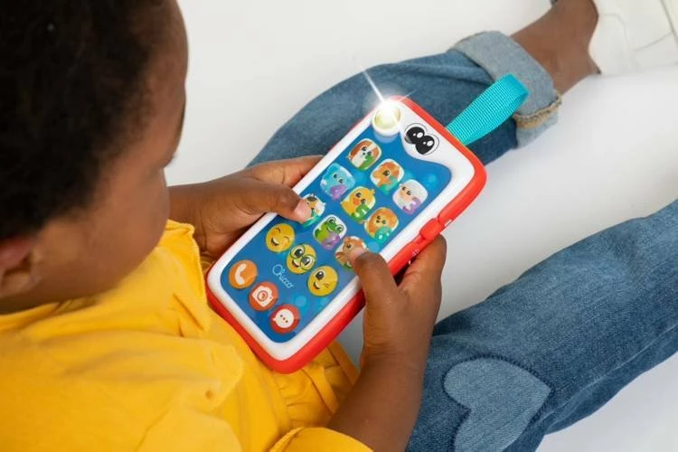 Celular lodër interaktiv Chicco My First Smartphone CHICZ-1441, 6-36 muaj, 15 butona, dy gjuhë, kuqe/bardhë