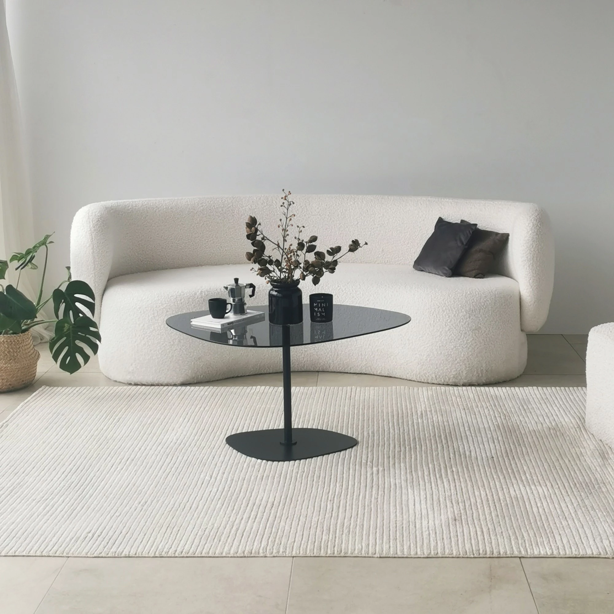 Tavolinë kafeje Hanah Home, Soho, xham i errët, këmbë të zeza