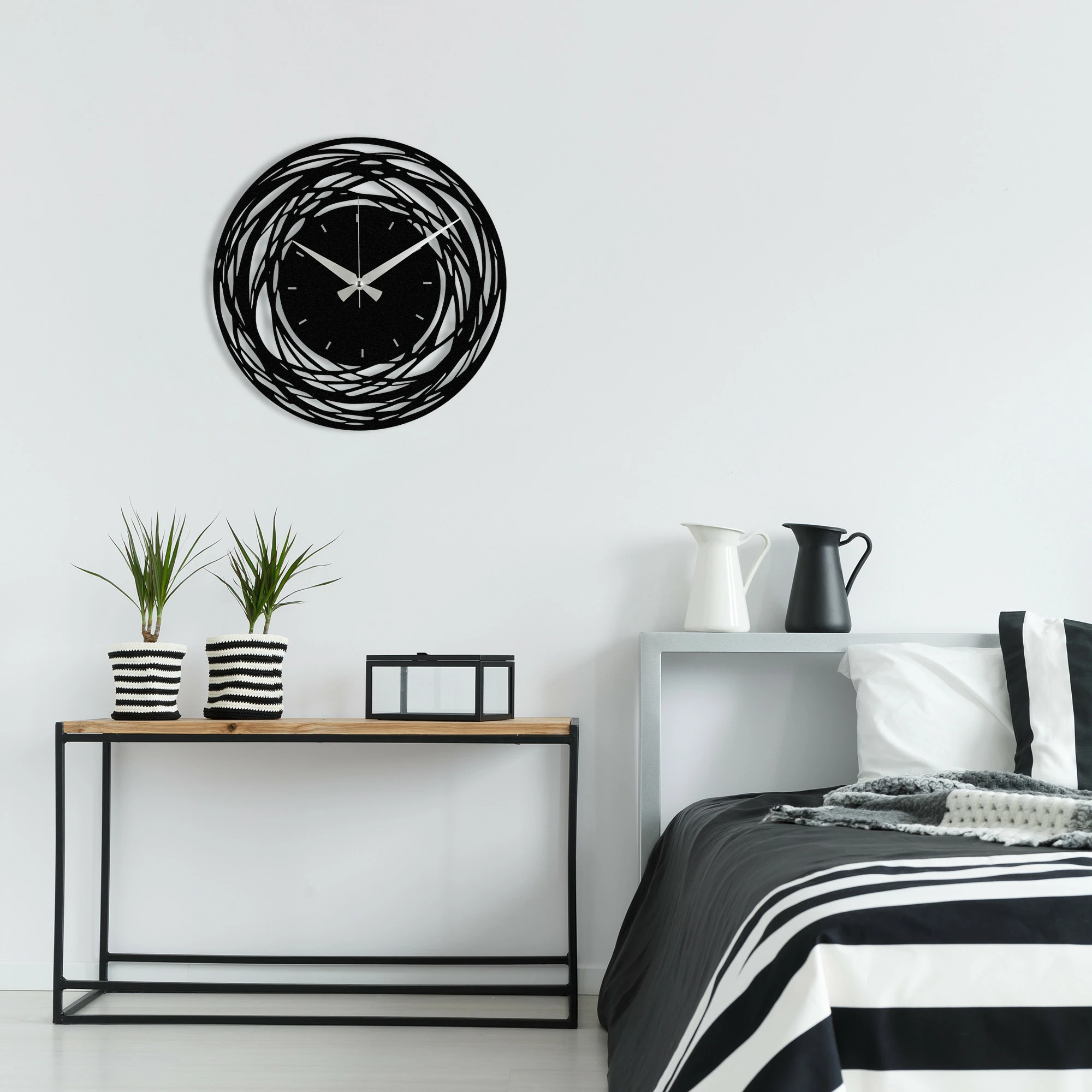 Orë muri dekorative metalike Wallity, Enzoclock - S022, e zezë, 48x48cm