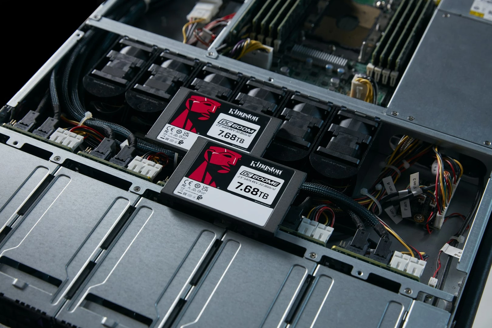 SSD Kingston DC600ME 7.68TB, 2.5", SATA, për servera