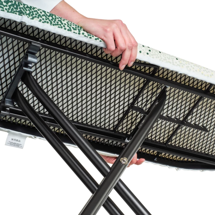 Dërrasë hekurosjeje Brabantia A 110x30 cm Forgotten Oasis, kornizë e zezë, mbulesë krem/jeshile