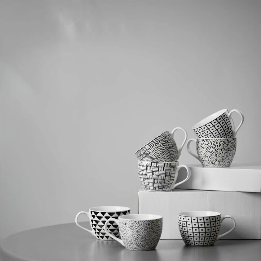 Filxhan Serax, New Bone China, bardhë e zi, 11x11x8cm