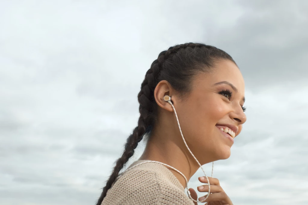 Kufje House of Marley Uplift 2 Bluetooth in-ear, deri 10 orë bateri, me mikrofon, Argjendtë