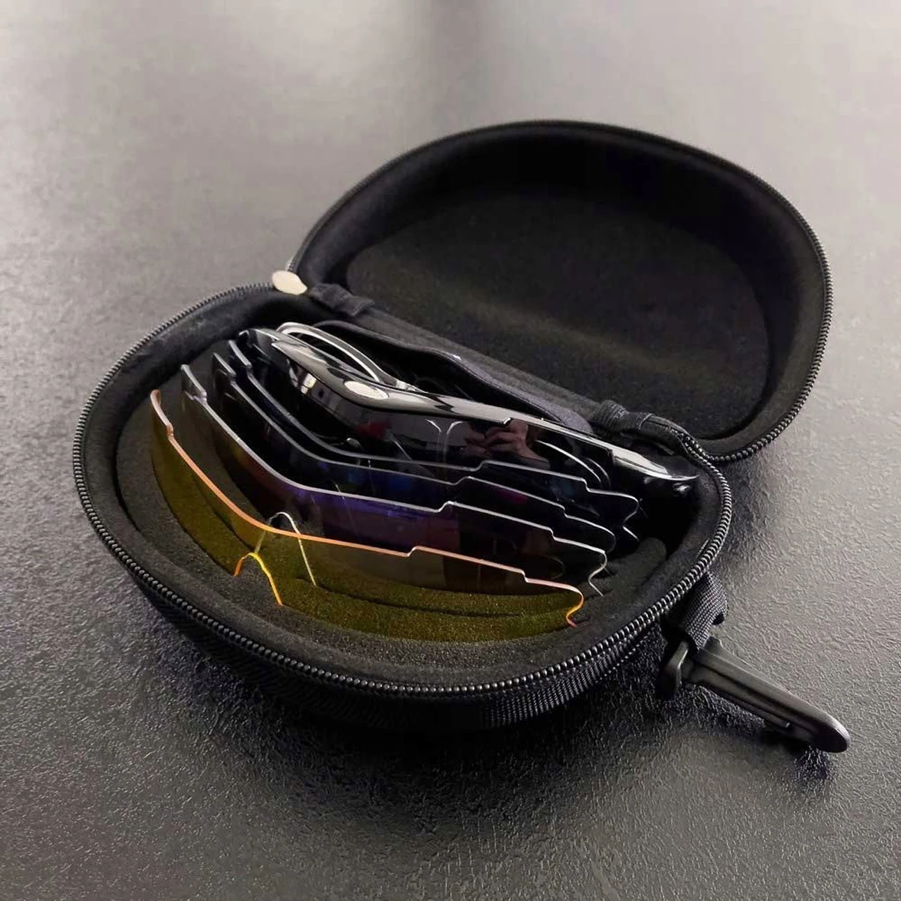 Syze çiklizmi Rockbros 10003 me lente të polarizuara, e zezë, set aksesorësh