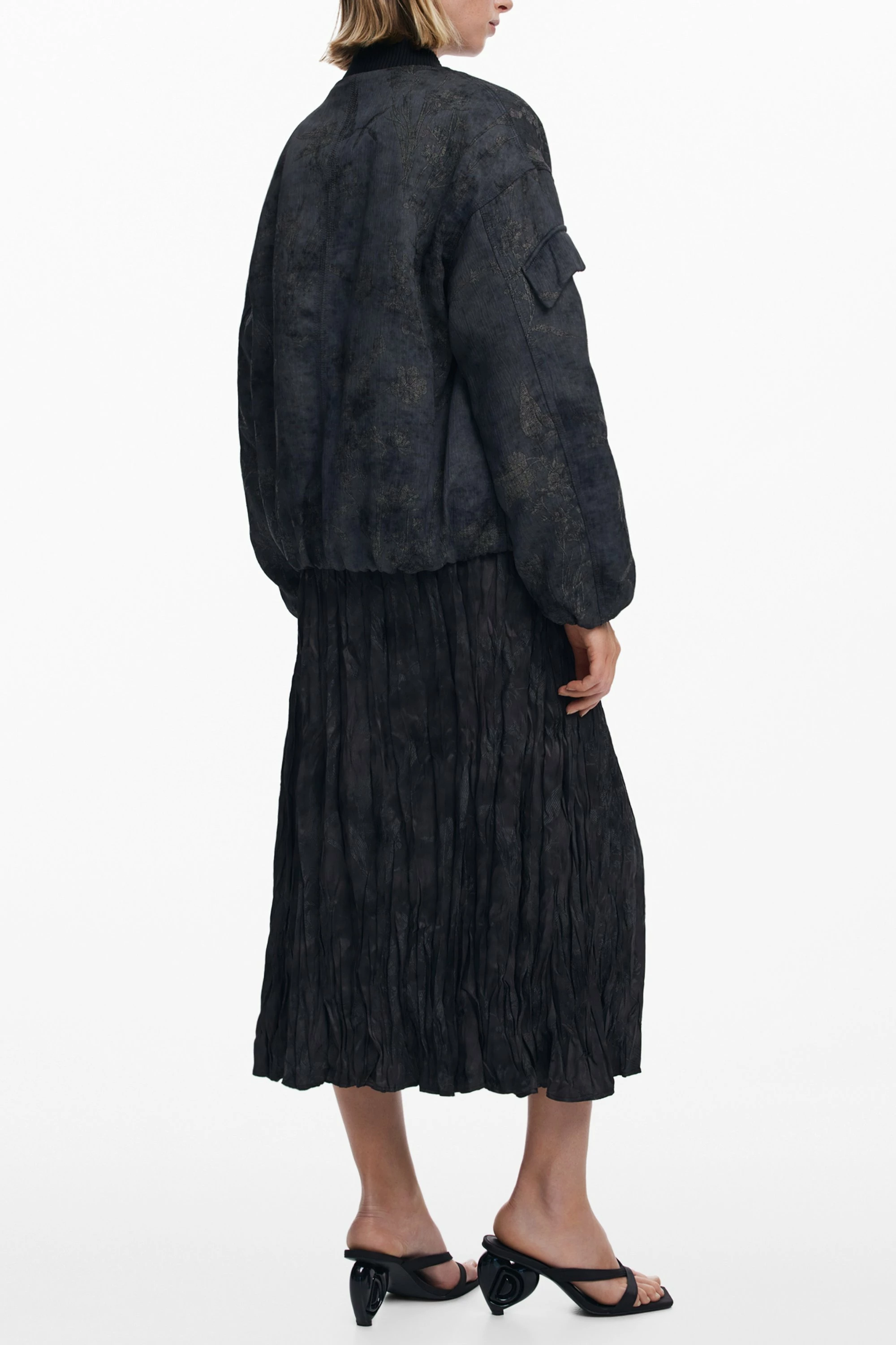 Jakne femra DESIGUAL, e zezë