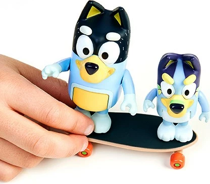 Set figurina Bluey Tm Toys BLU13042, 2 copë, me skateboard