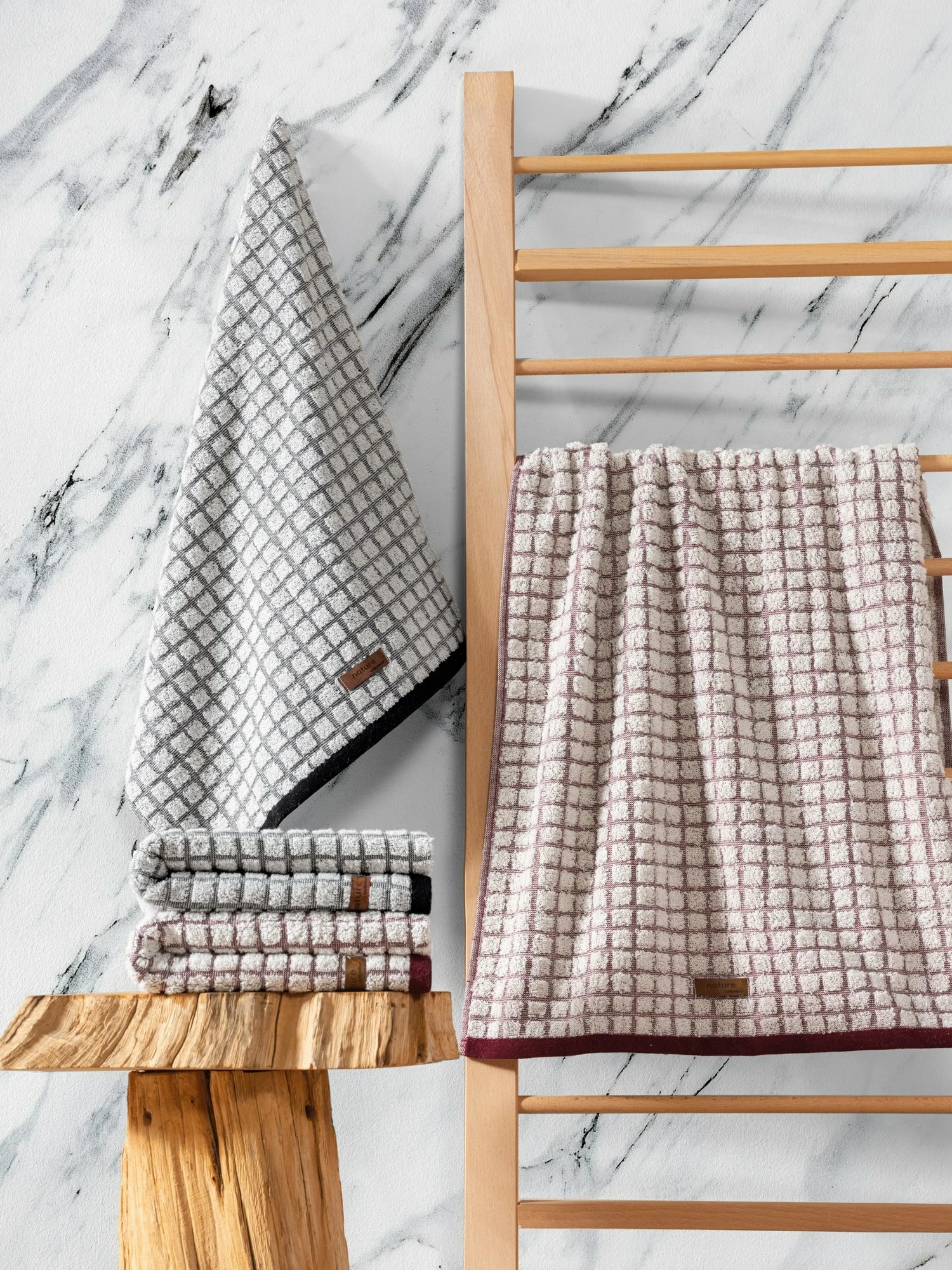 Set peshqirësh duarsh (4 copë), Mijölnir, natyrë - e zezë, e kuqe e errët