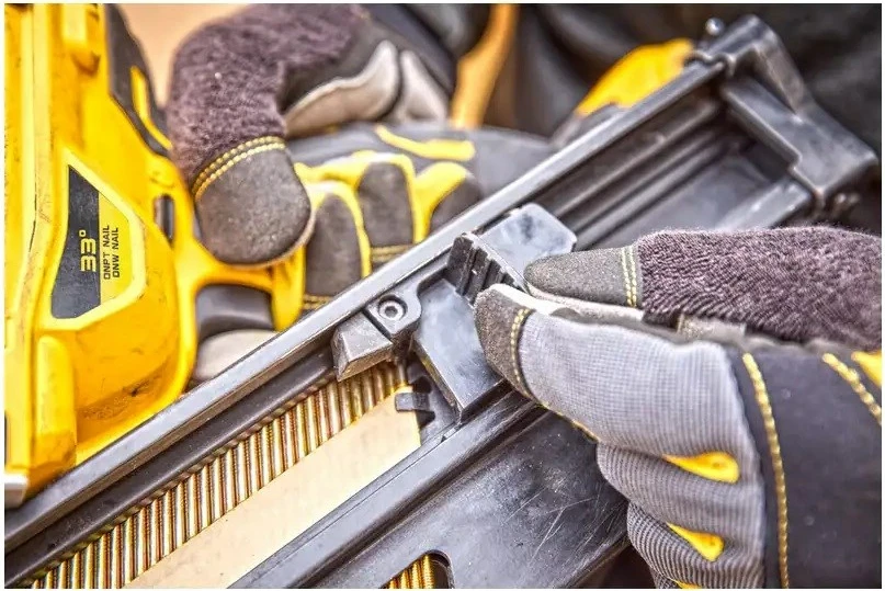 Nailer DeWalt DCN930N-XJ, 18V, e zezë